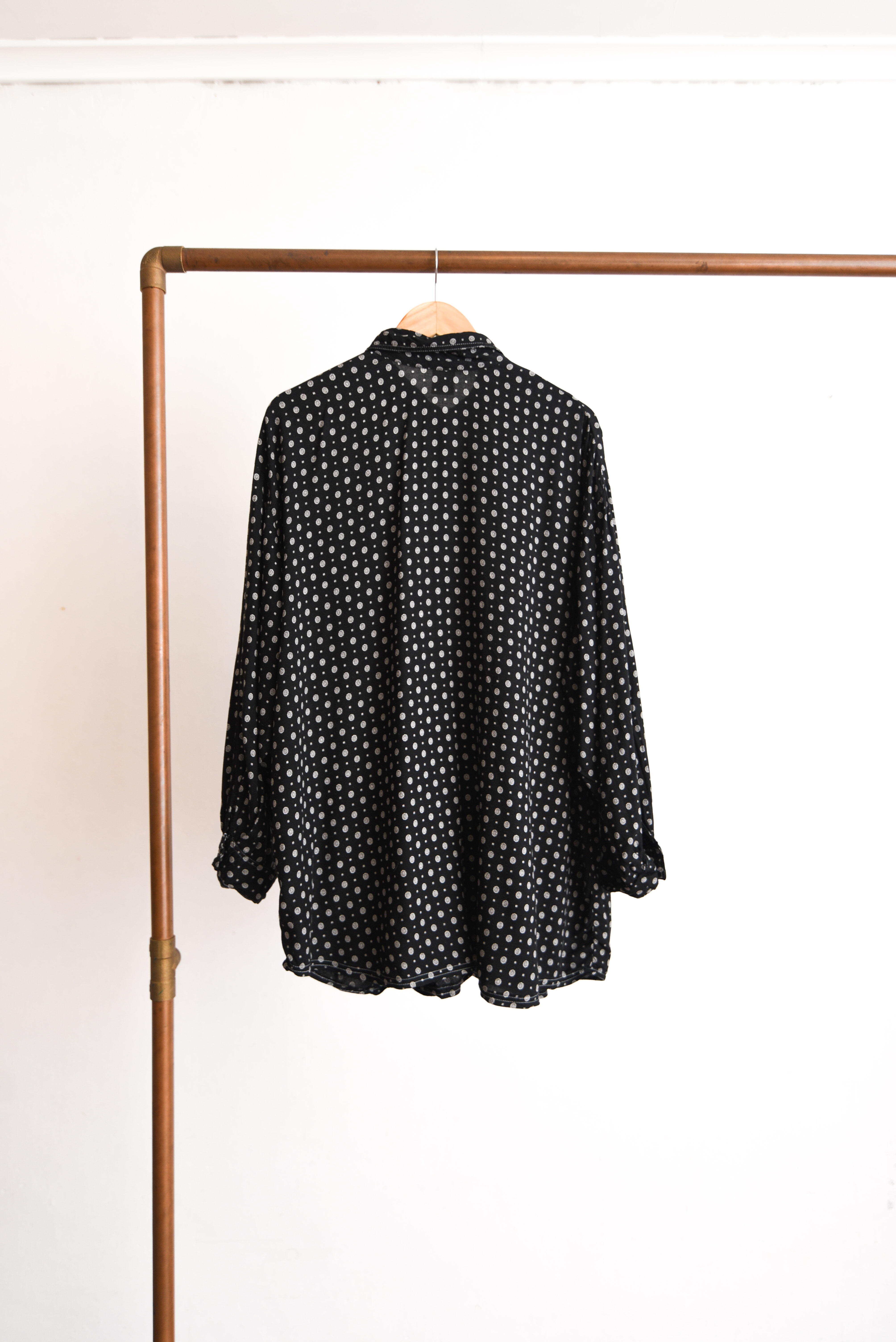 Camisa negra 90s figuras