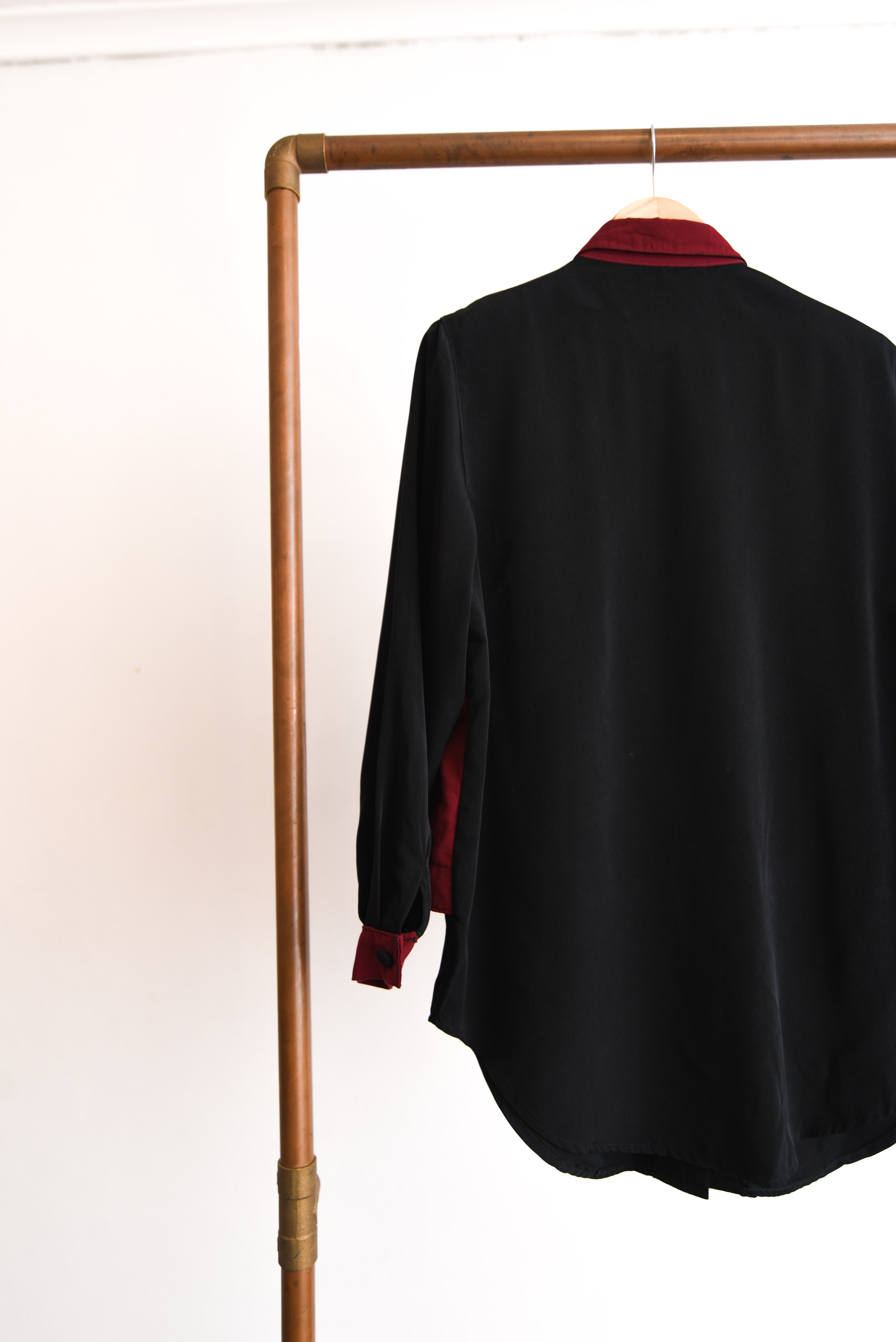 Blusa negra y burdeo vest vintage
