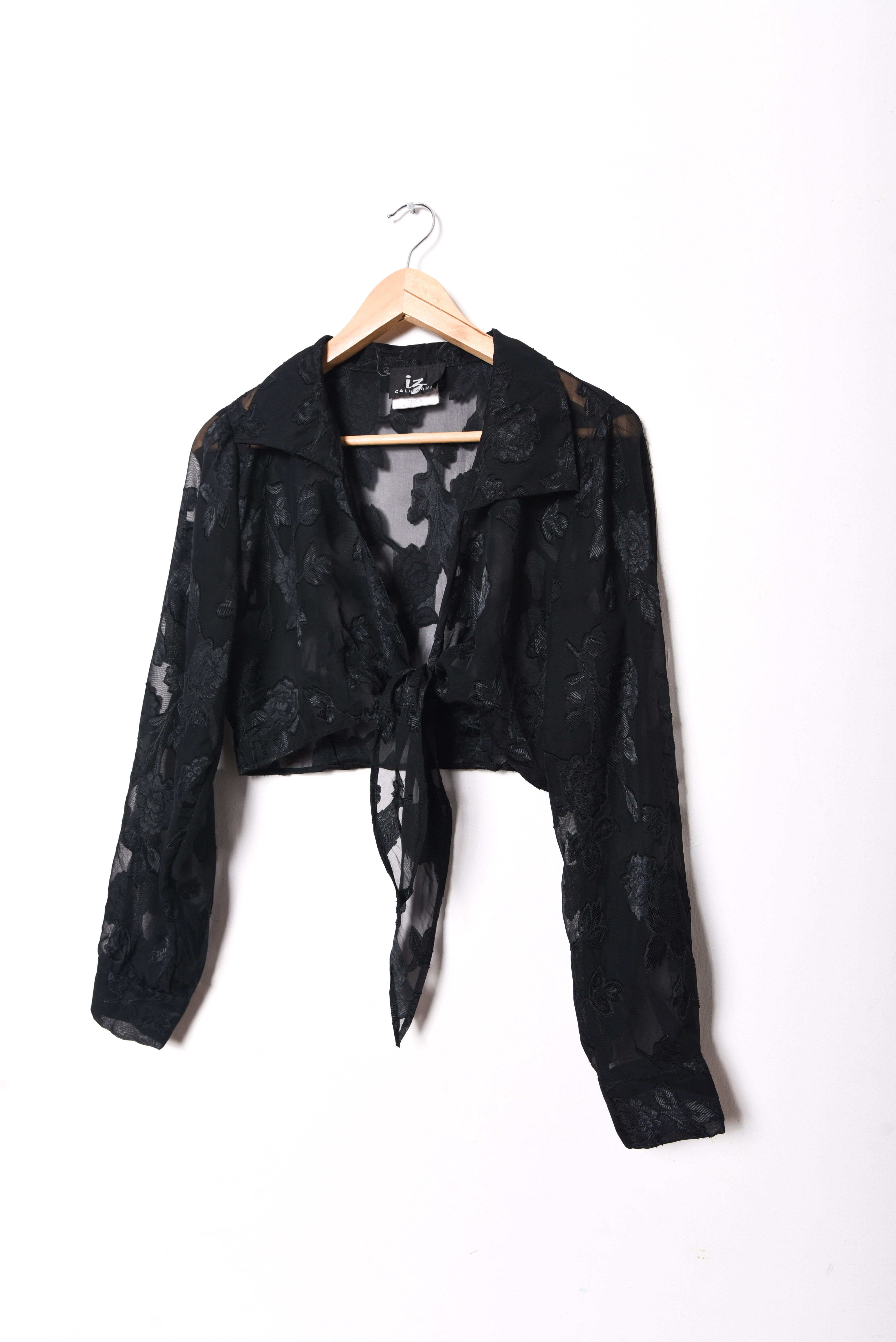 Blusa crop negra taslucida 90s