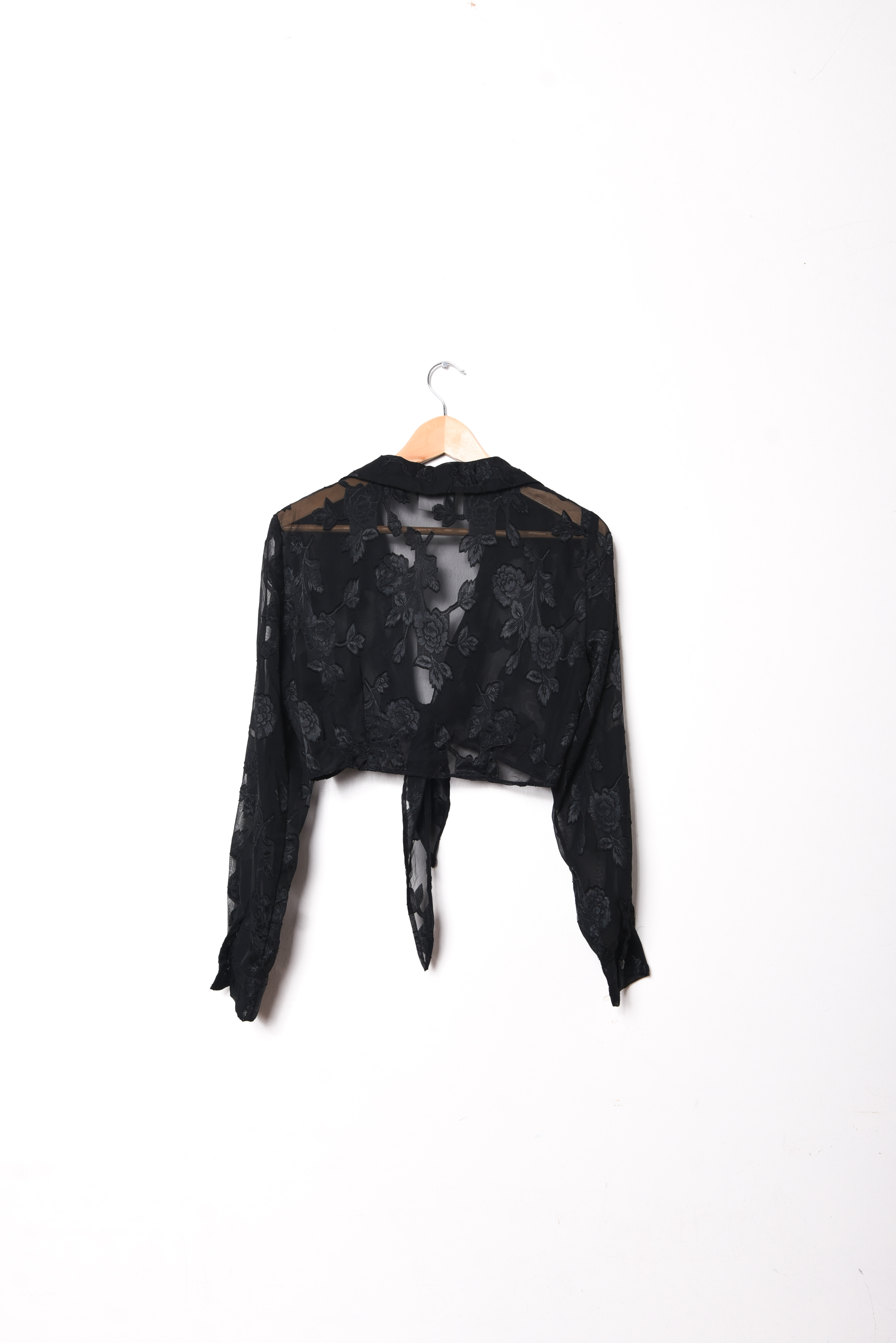 Blusa crop negra taslucida 90s
