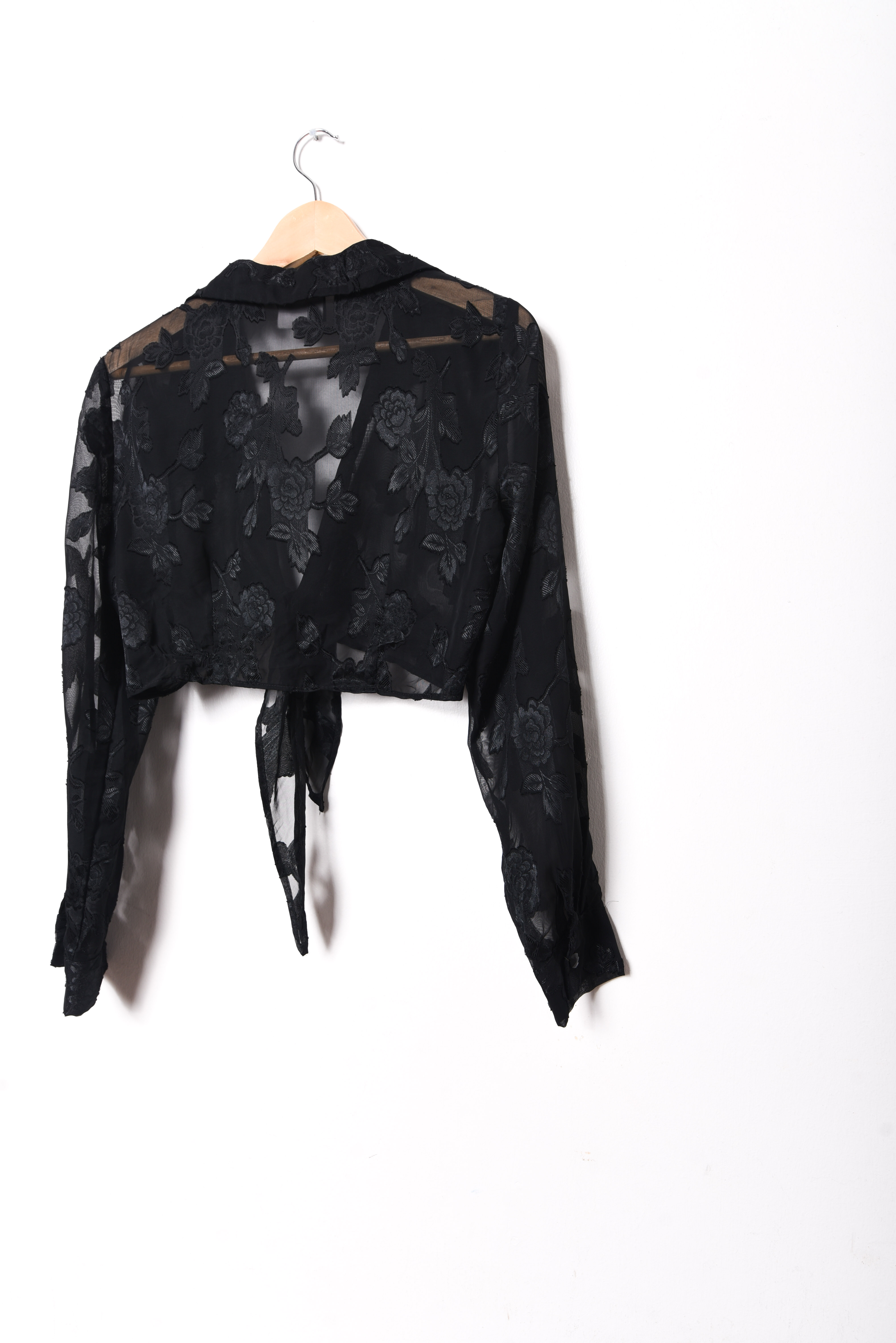 Blusa crop negra taslucida 90s