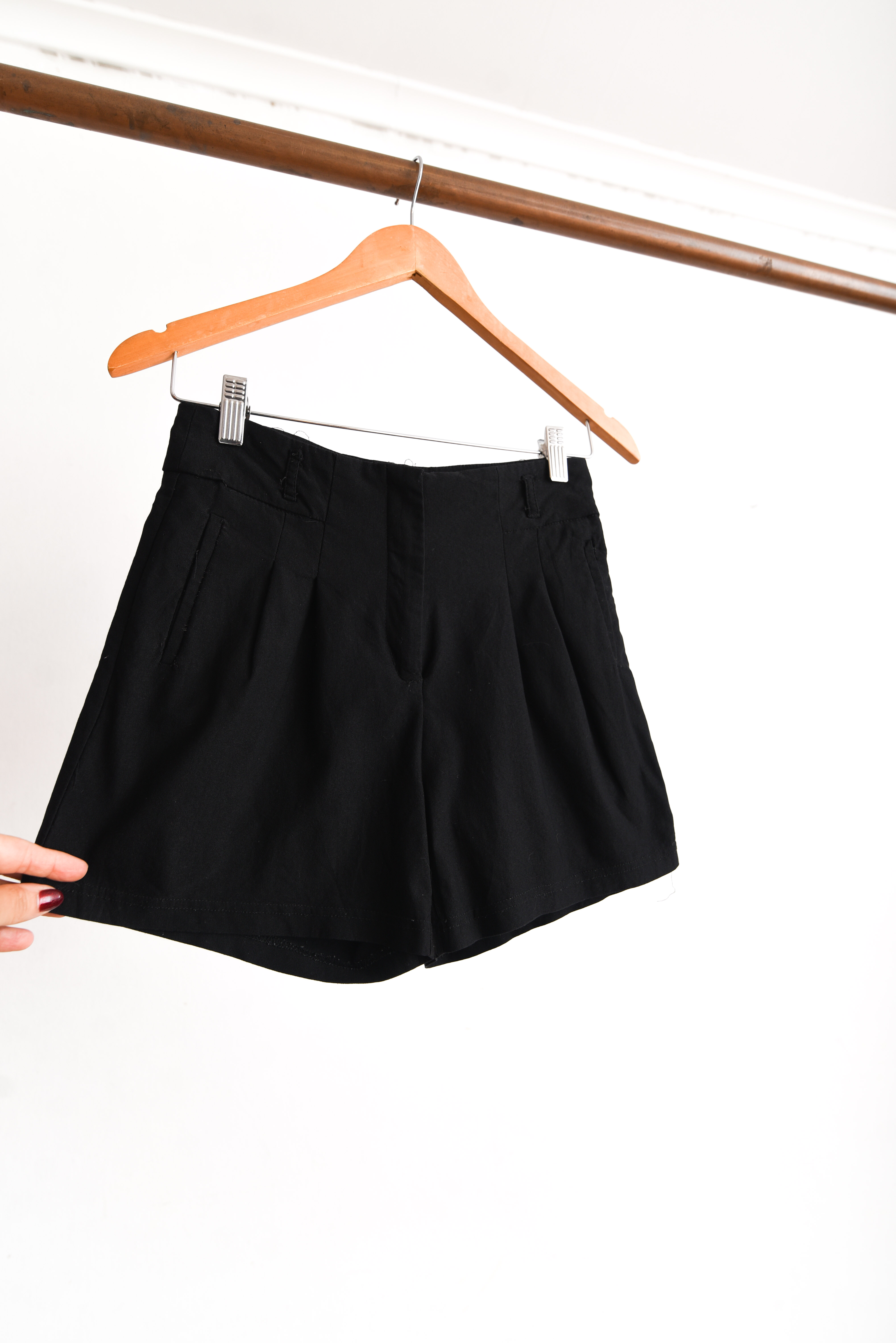 Short negro tiro alto