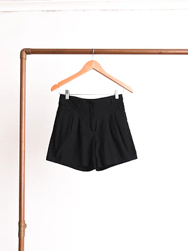Short negro tiro alto