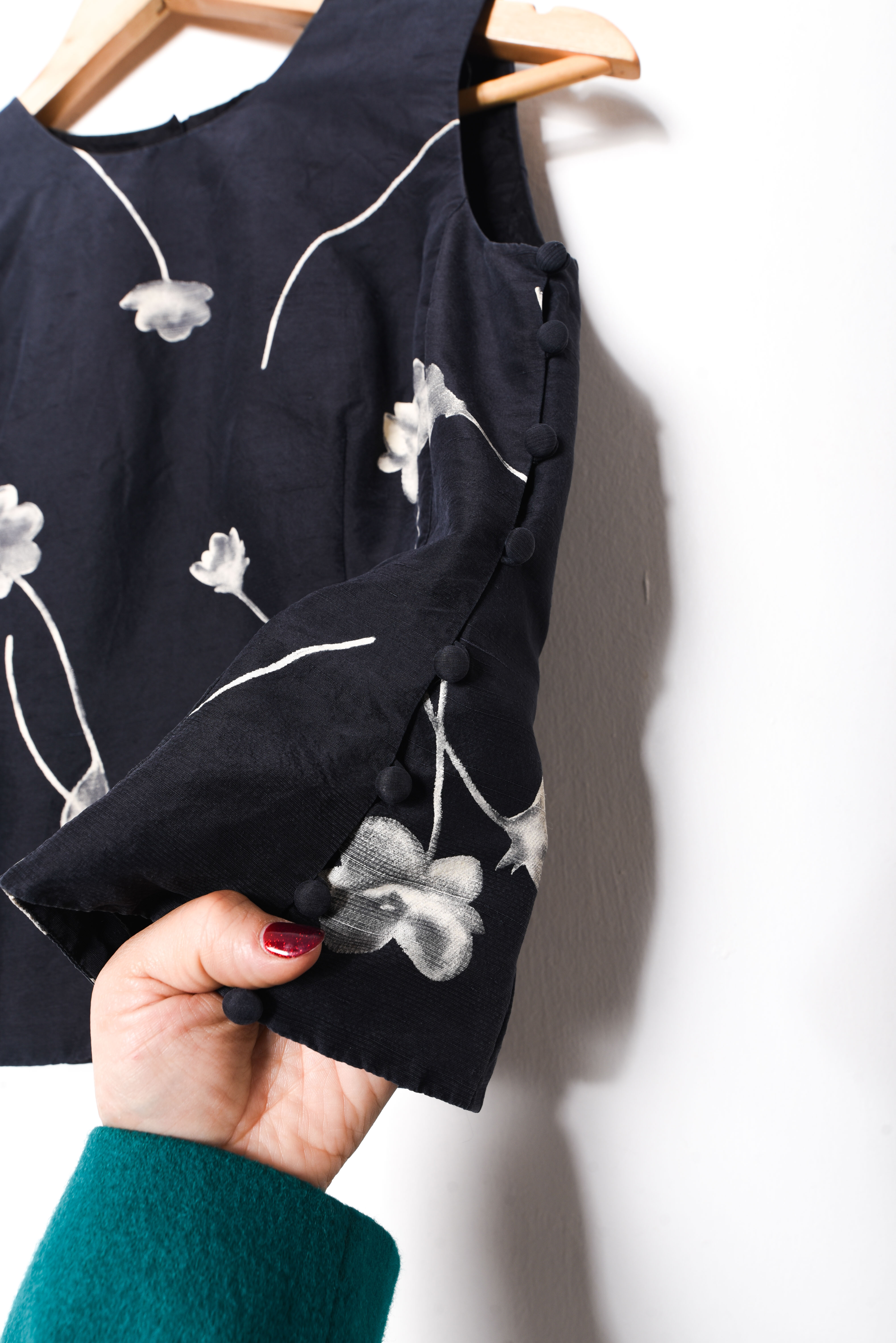Top azul marino silk vintage floral