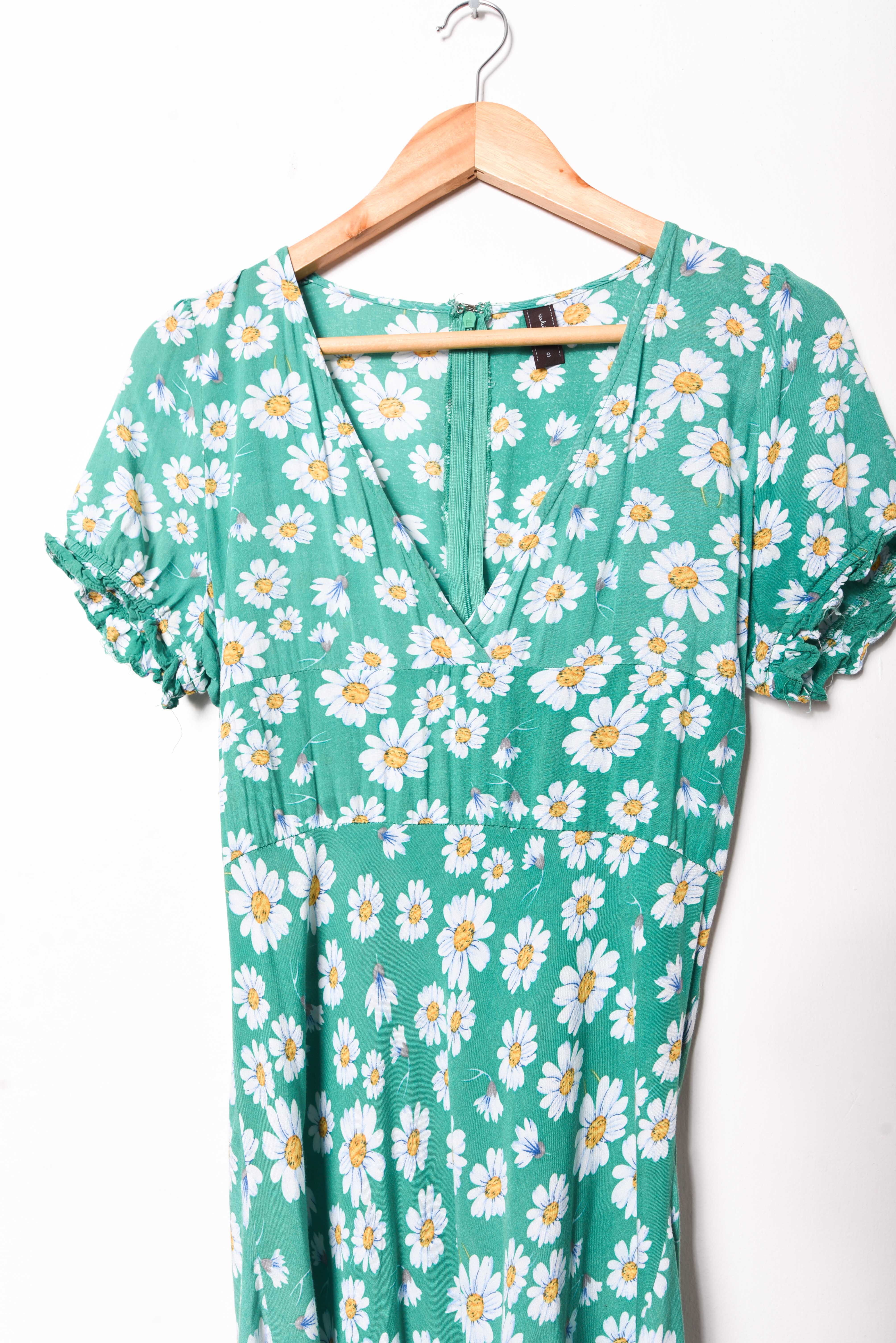Vestido verde margaritas