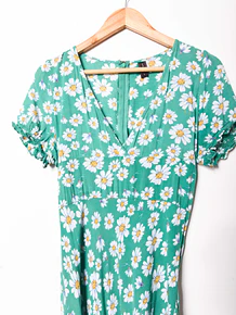Vestido verde margaritas