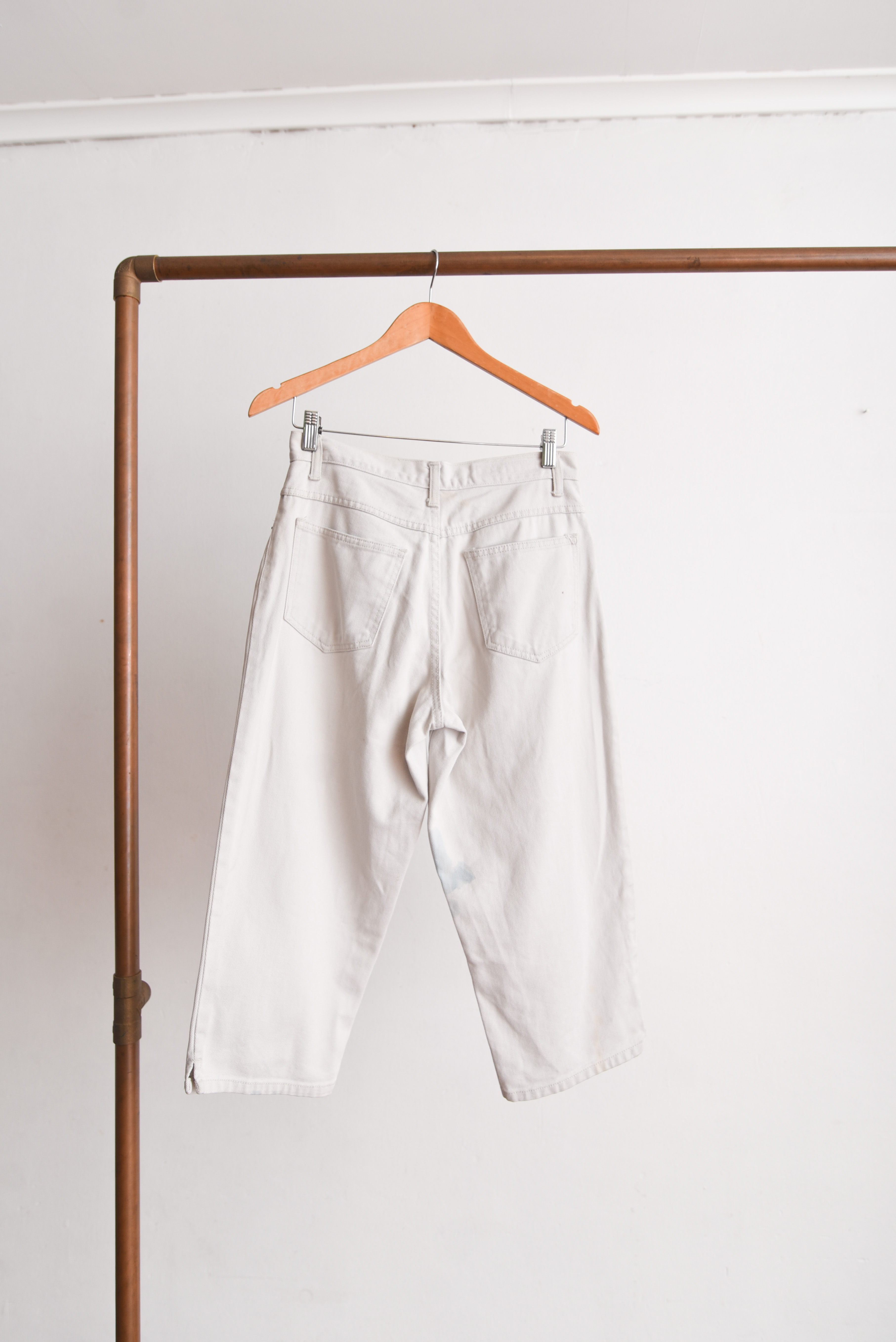 Pantalón denim capri perla