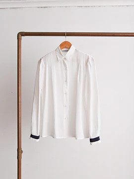 Blusa blanca vintage navy