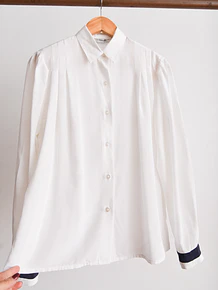 Blusa blanca vintage navy