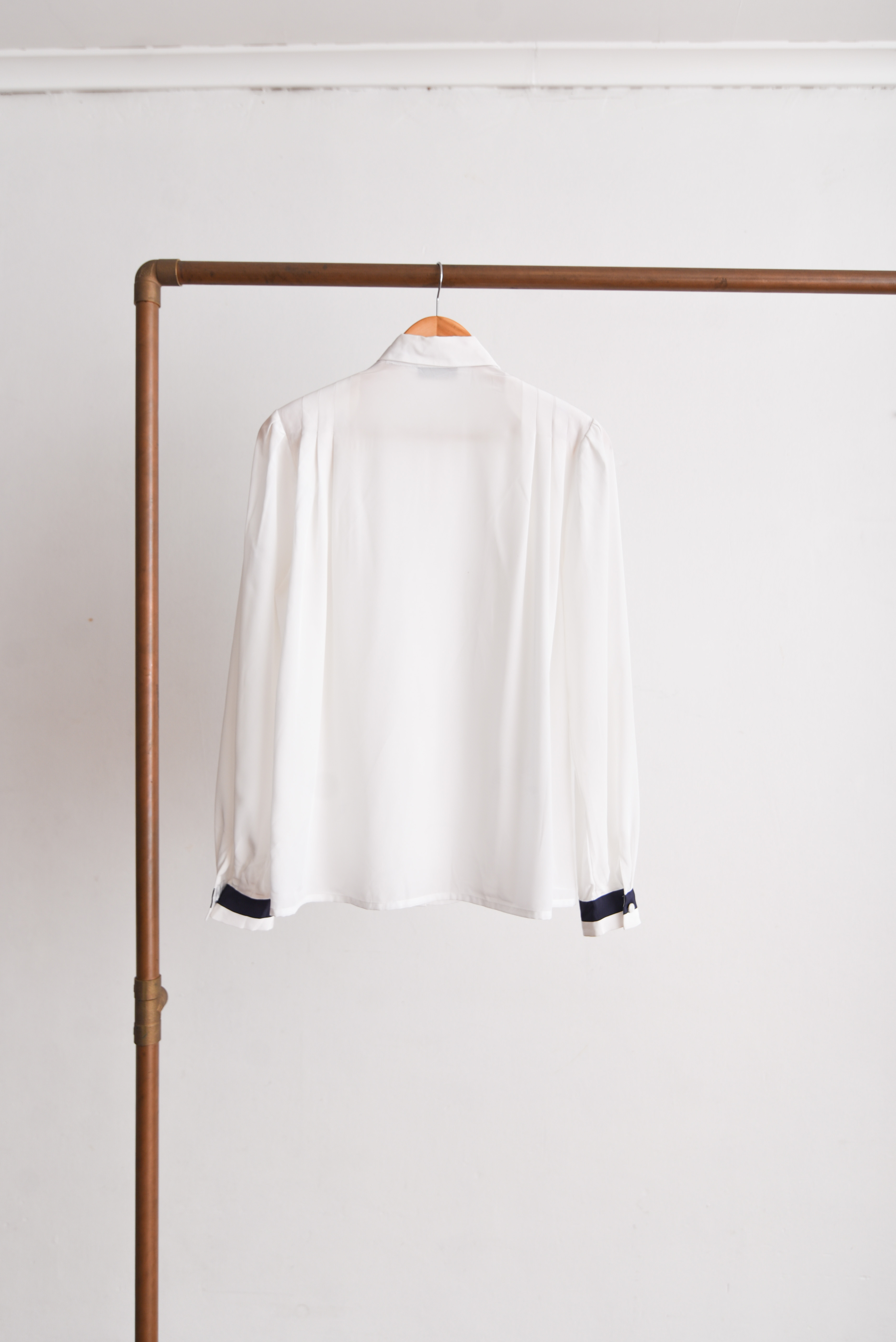 Blusa blanca vintage navy