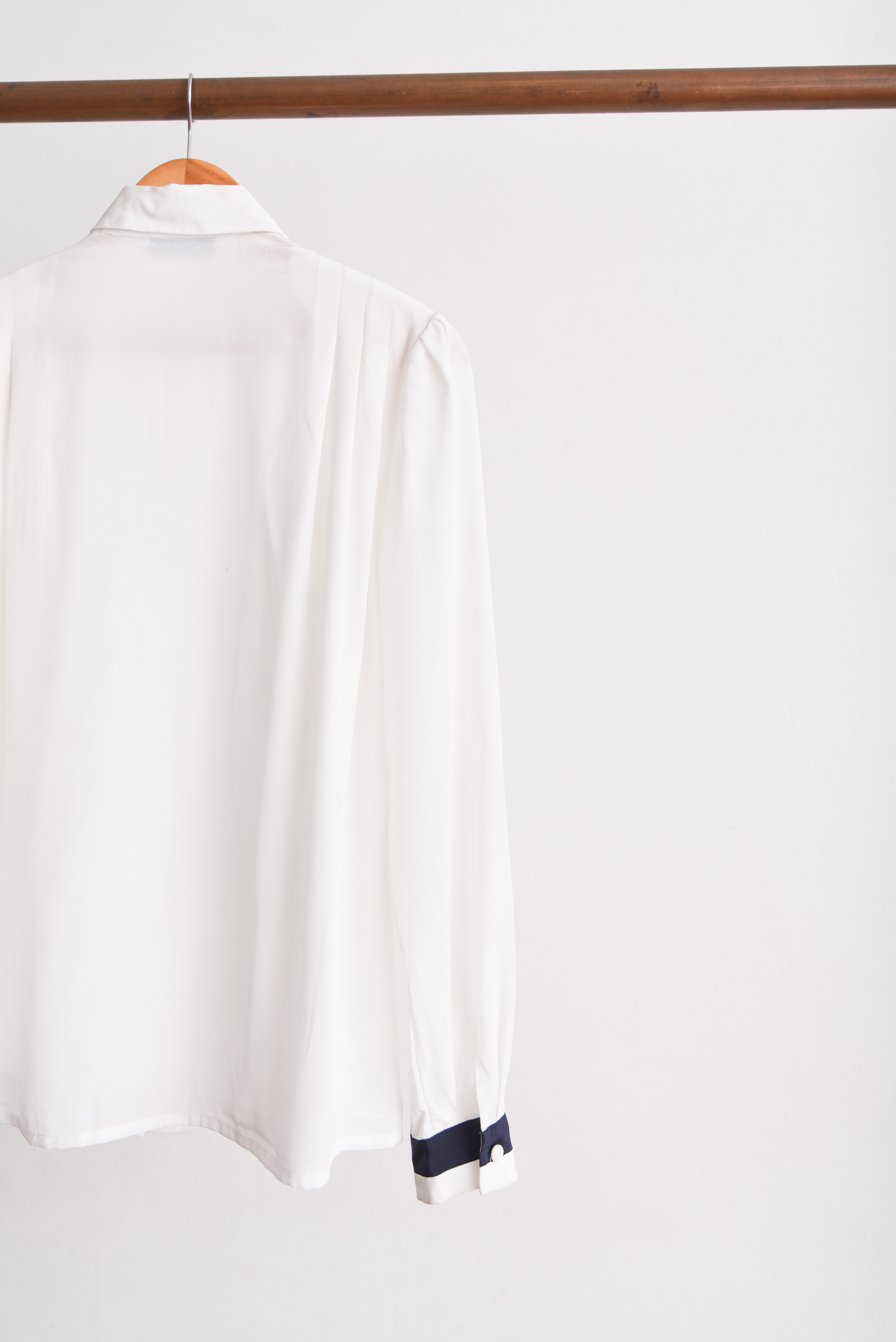 Blusa blanca vintage navy