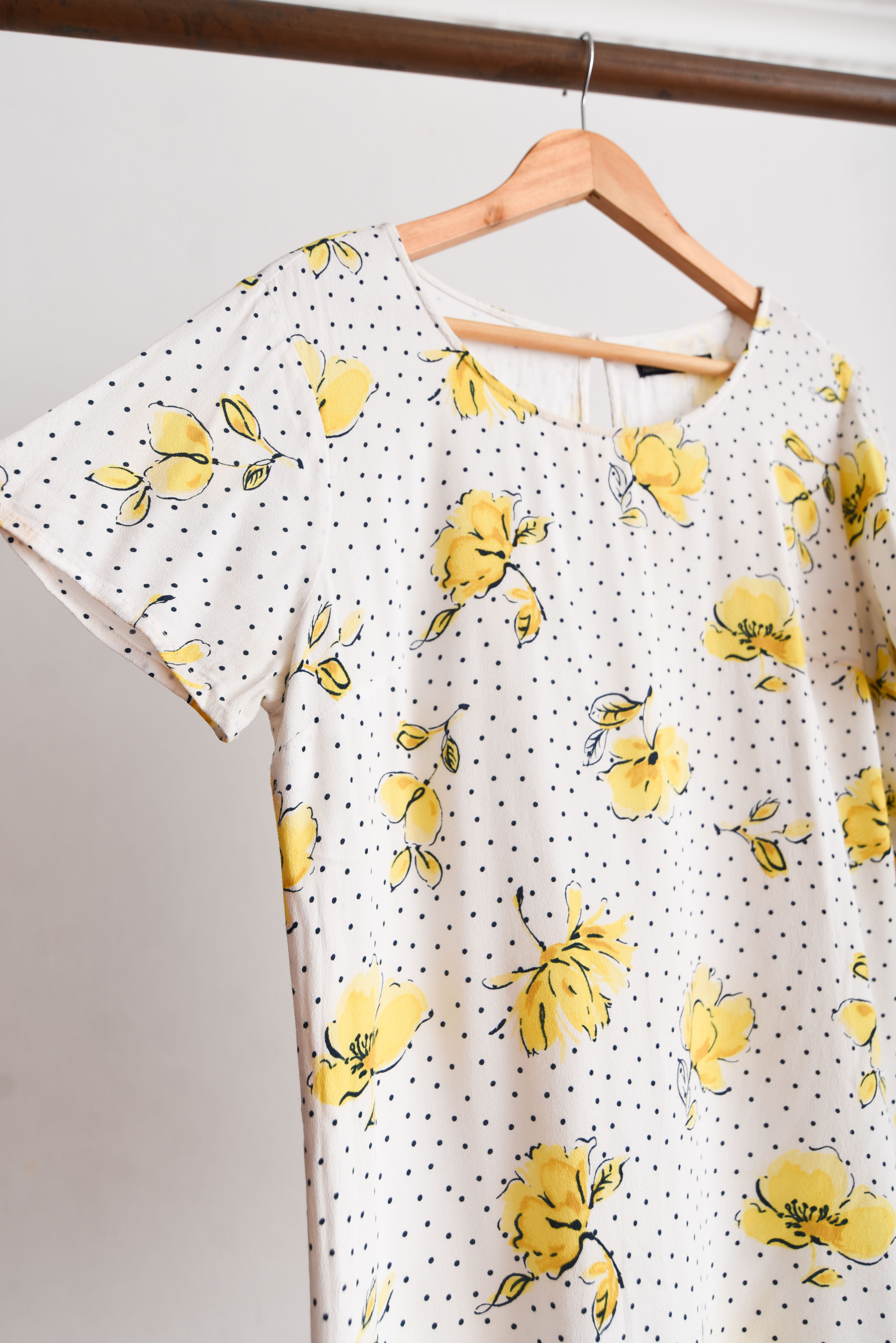 Vestido blanco polka dots floral