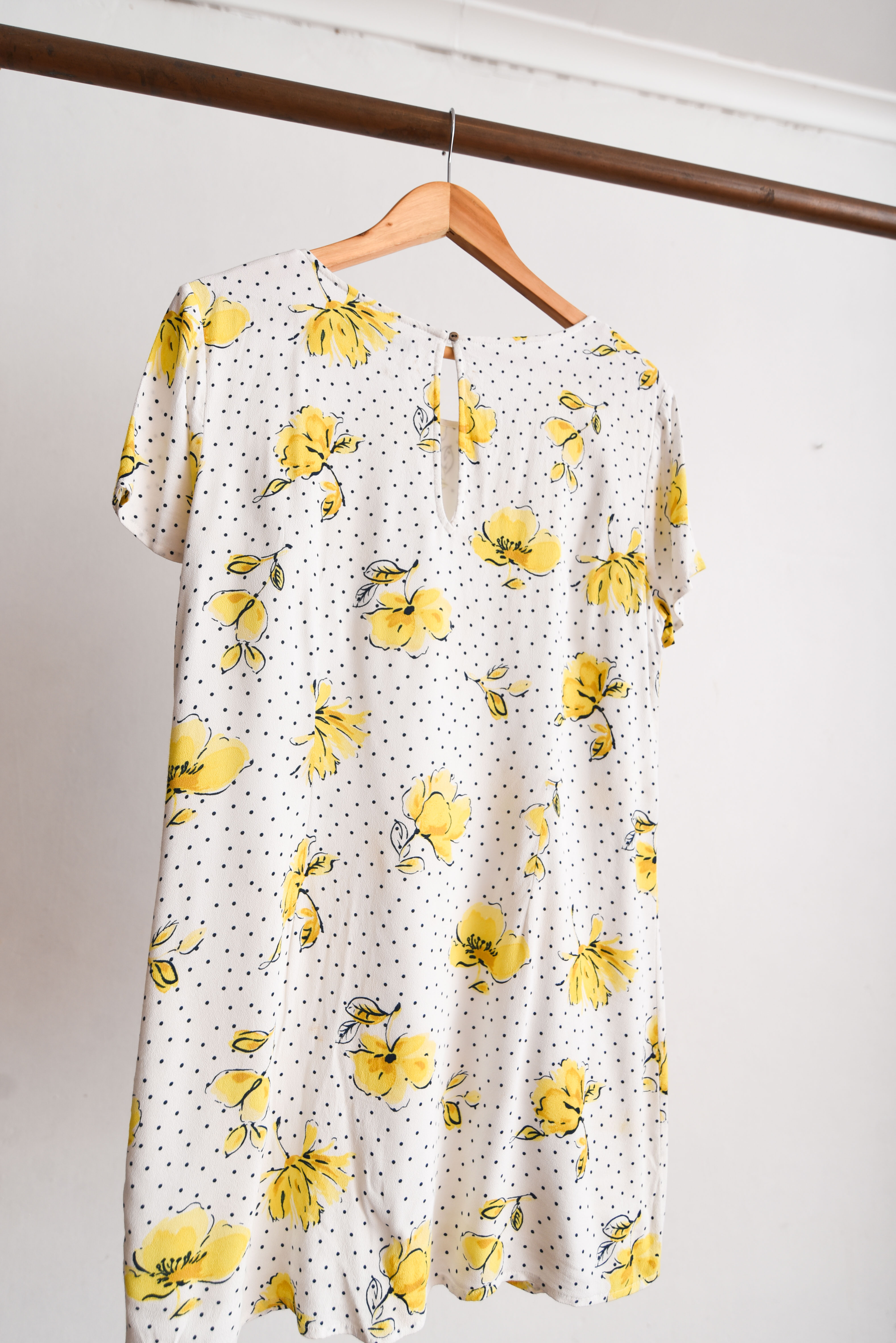 Vestido blanco polka dots floral