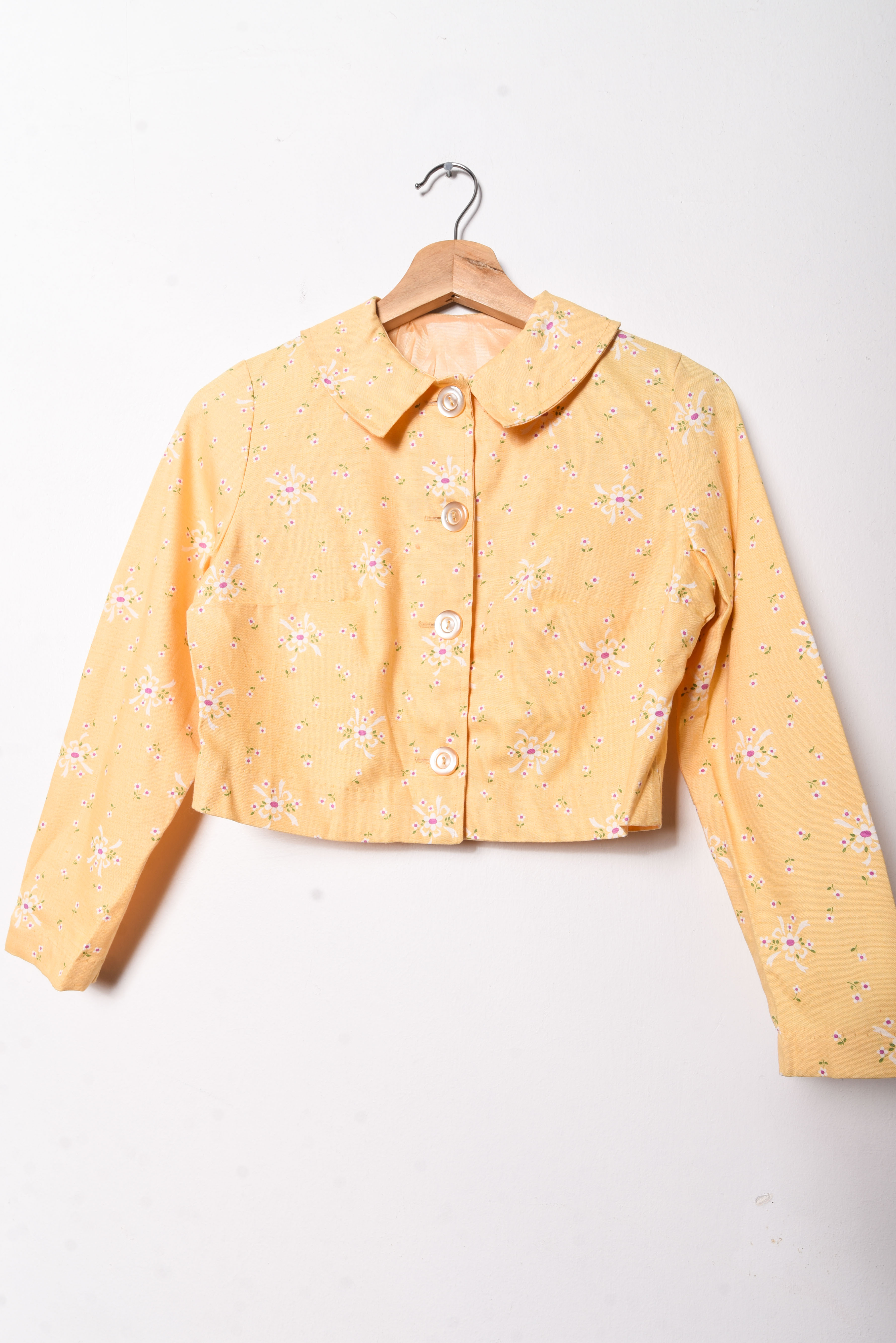 Chaqueta amarilla florecitas 60s