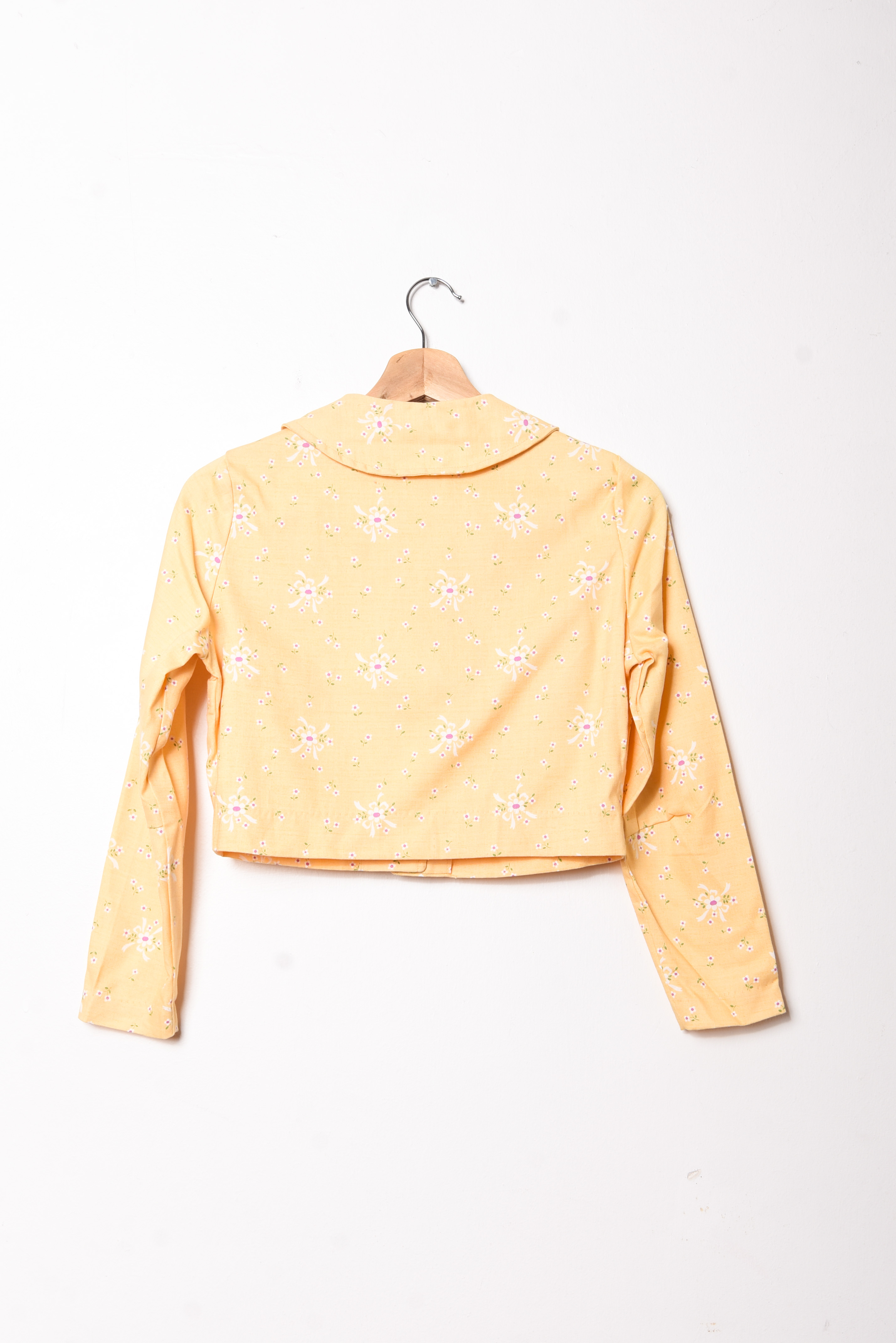 Chaqueta amarilla florecitas 60s