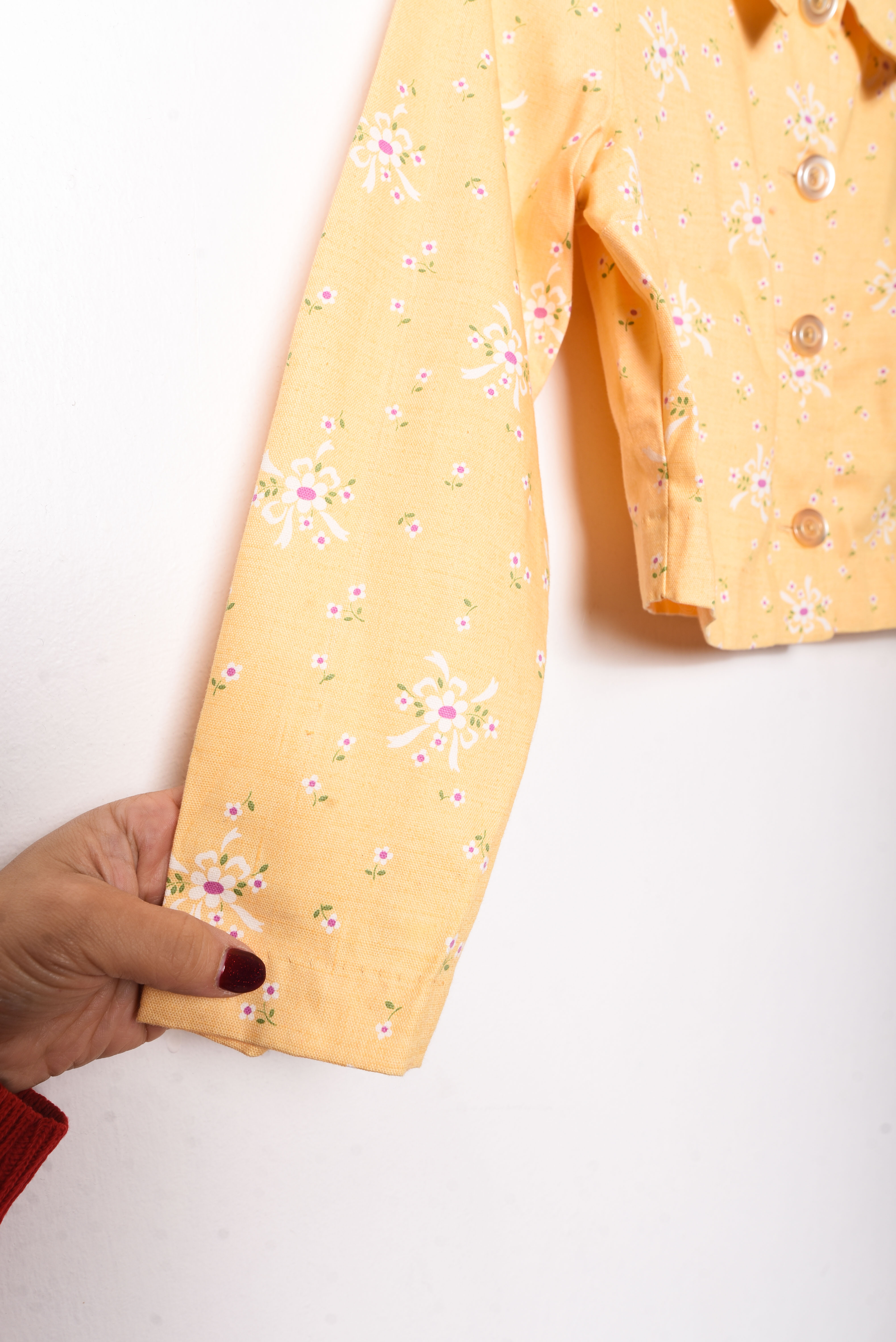 Chaqueta amarilla florecitas 60s