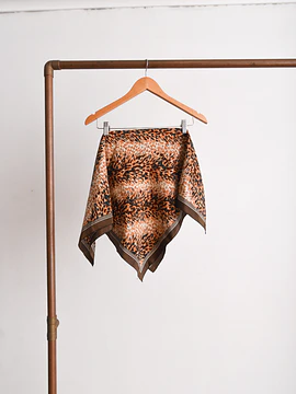 Pañuelo animal print 70s
