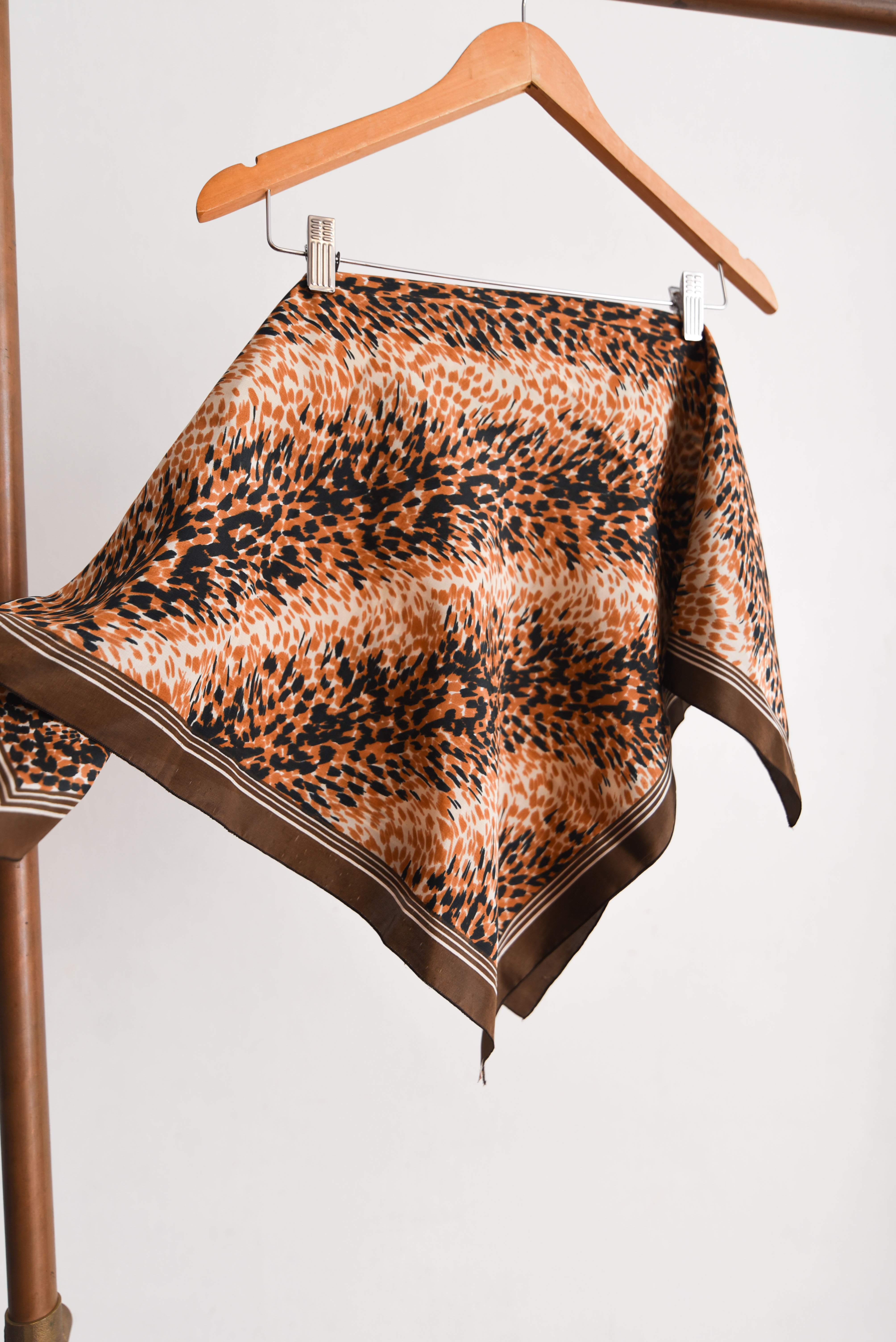 Pañuelo animal print 70s