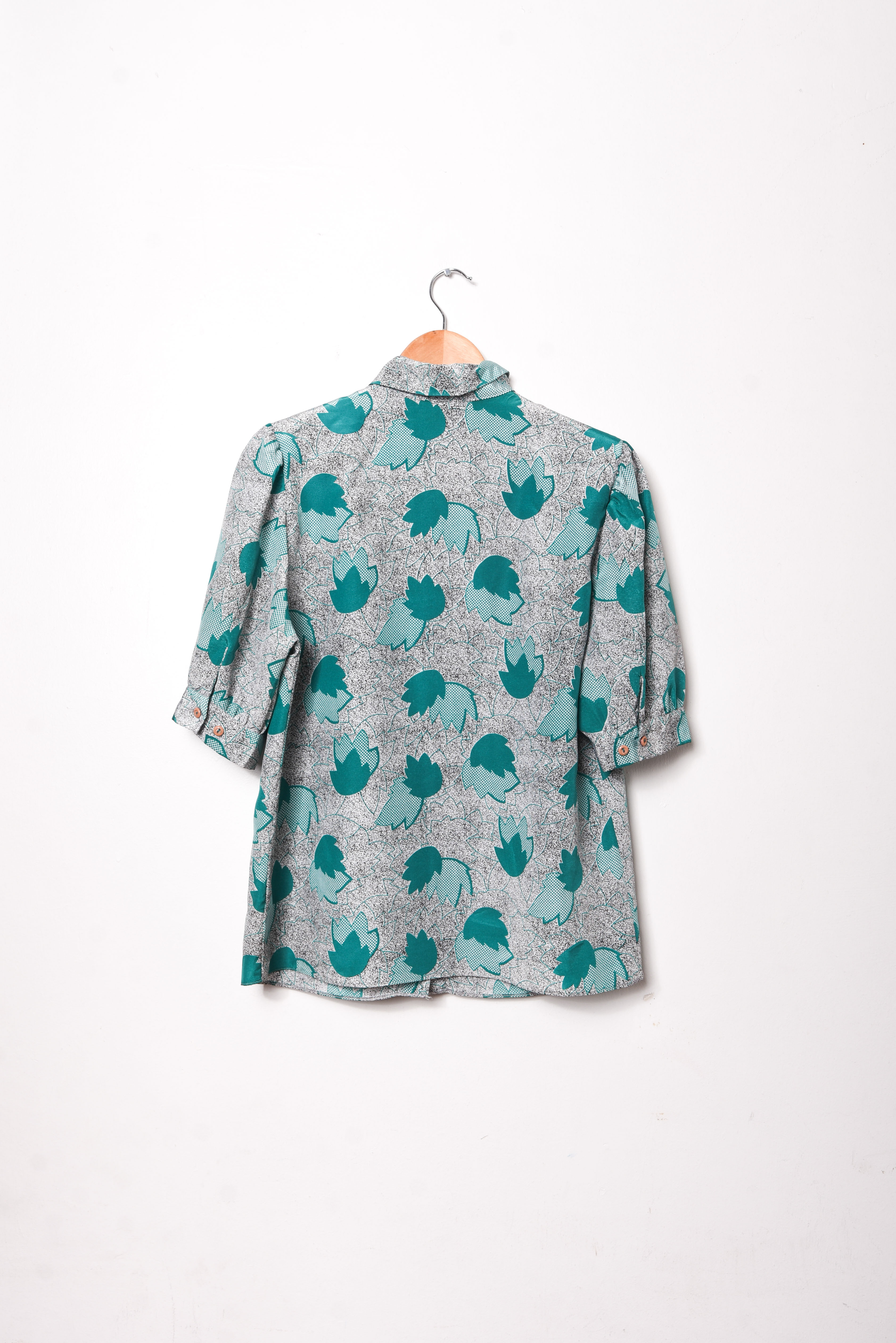 Blusa gris y turquesa vntg