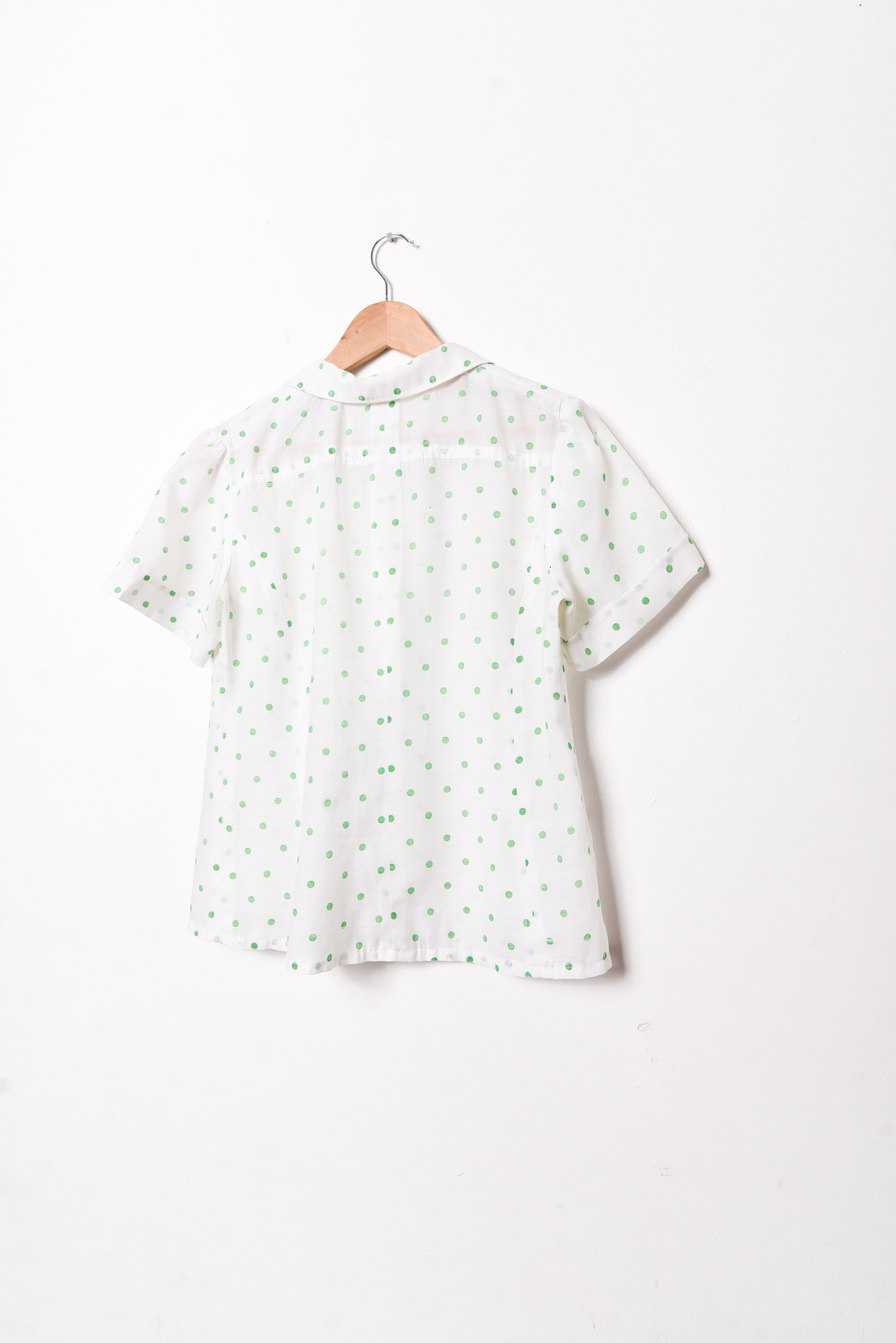 Blusa blanca polka dots green vntg