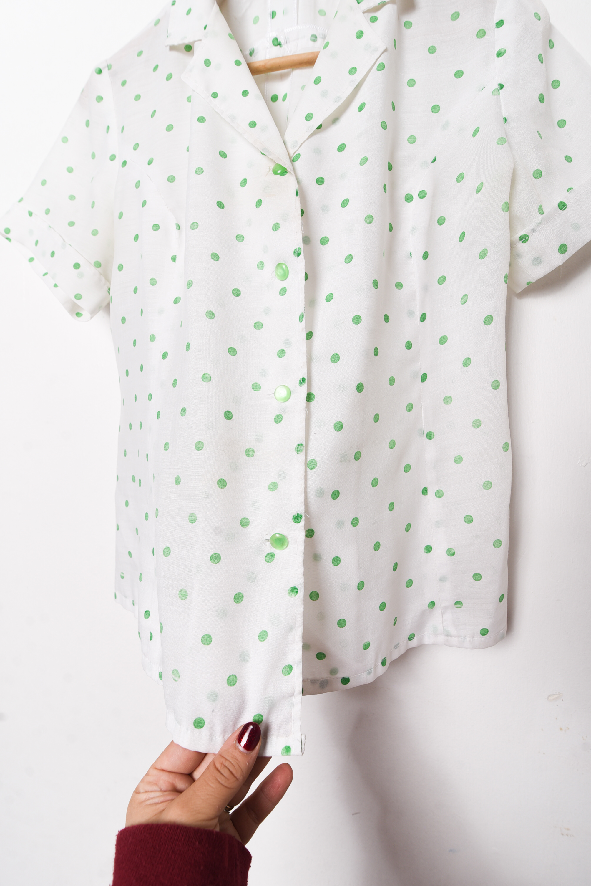Blusa blanca polka dots green vntg