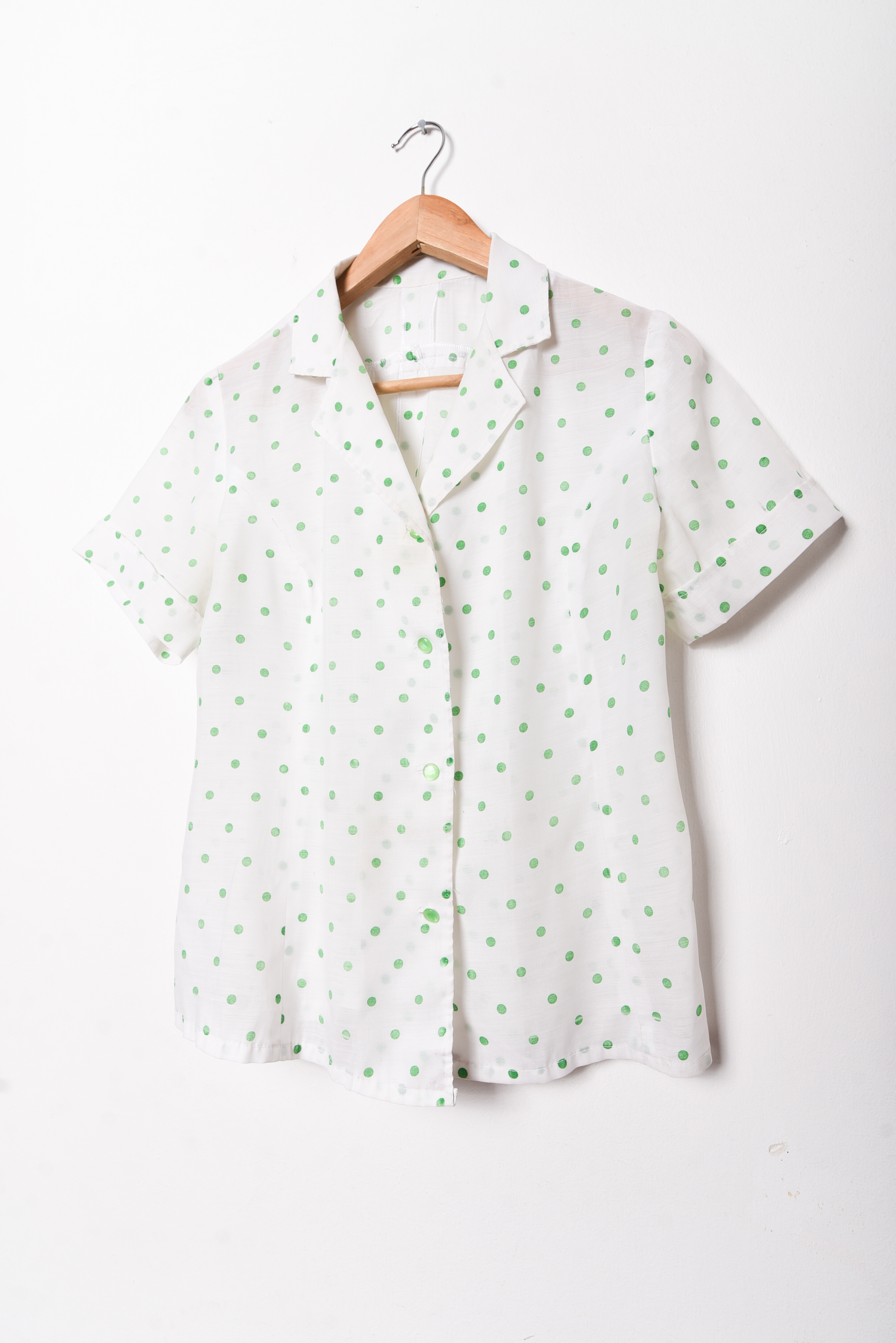 Blusa blanca polka dots green vntg