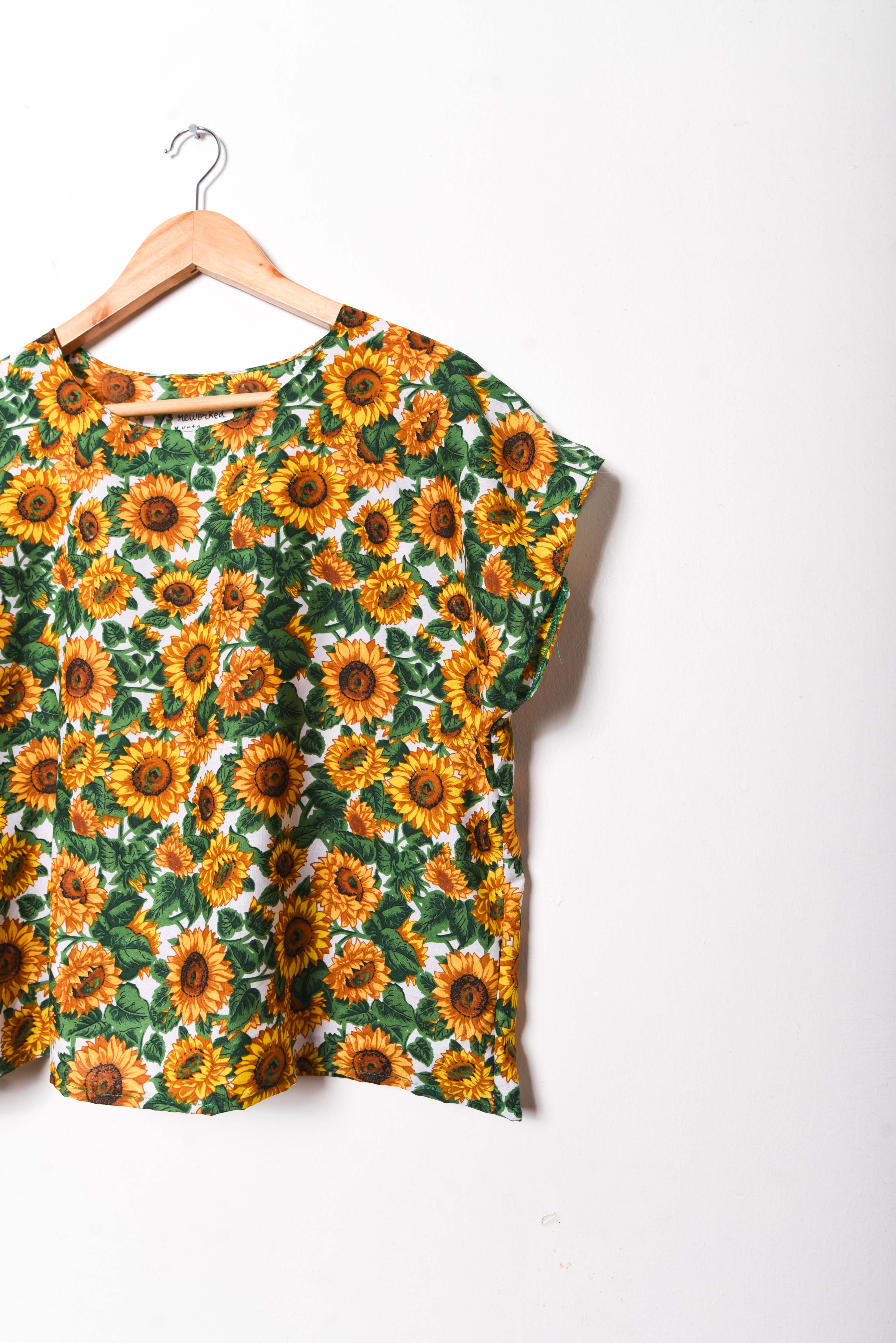 Conjunto sunflower reworked x Vntg Cat