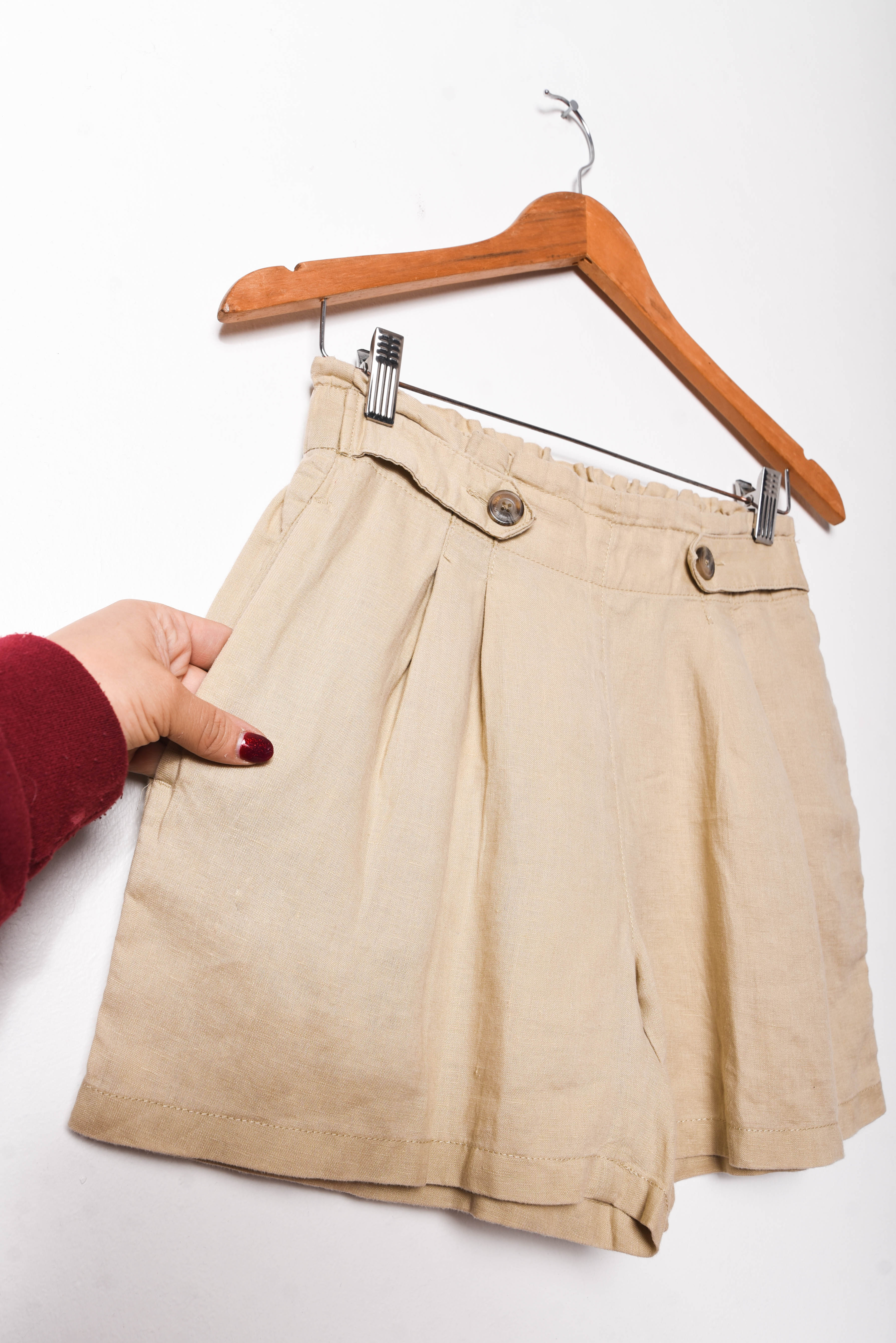 Short nude lino tiro alto
