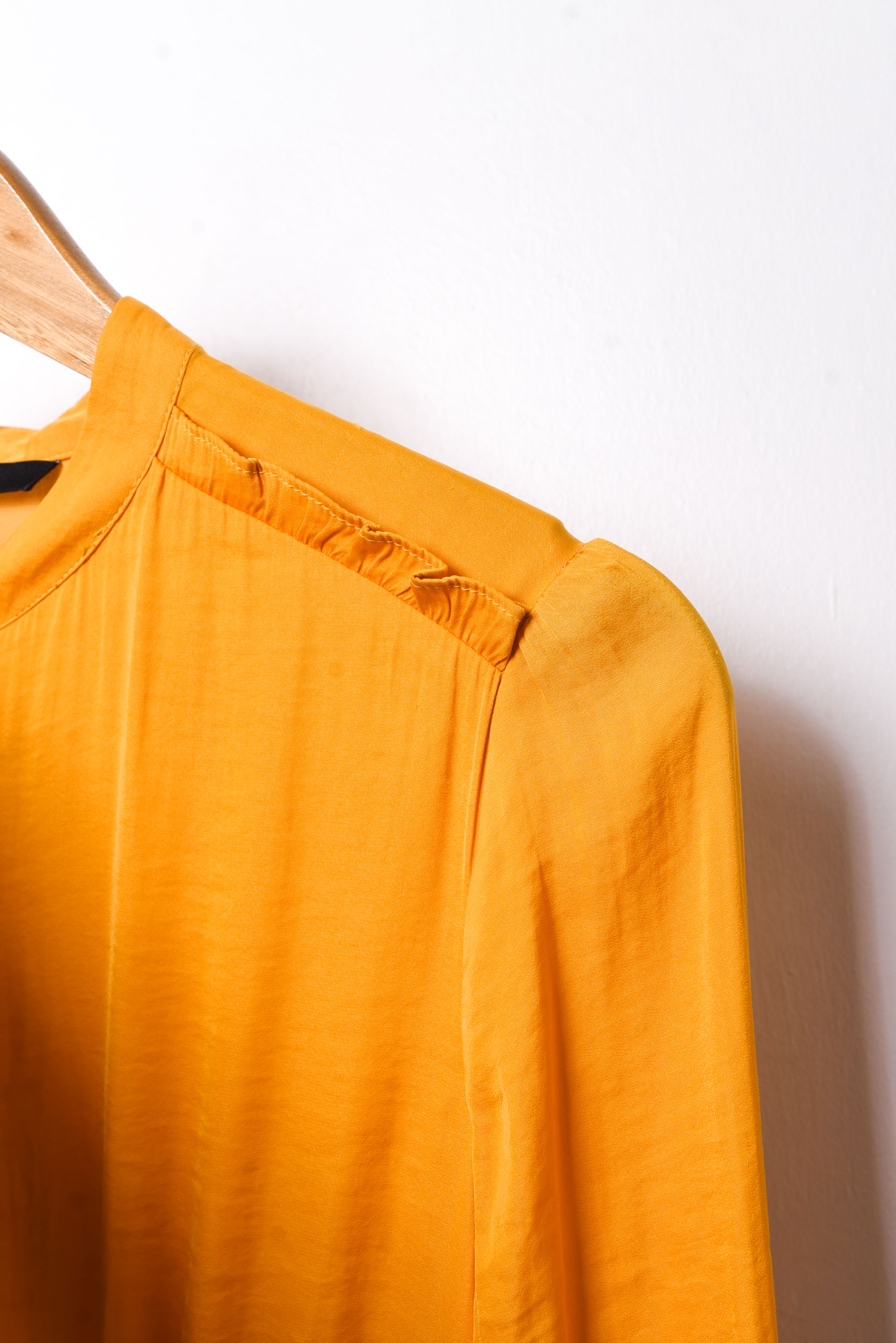 Vestido amarillo ambar satín