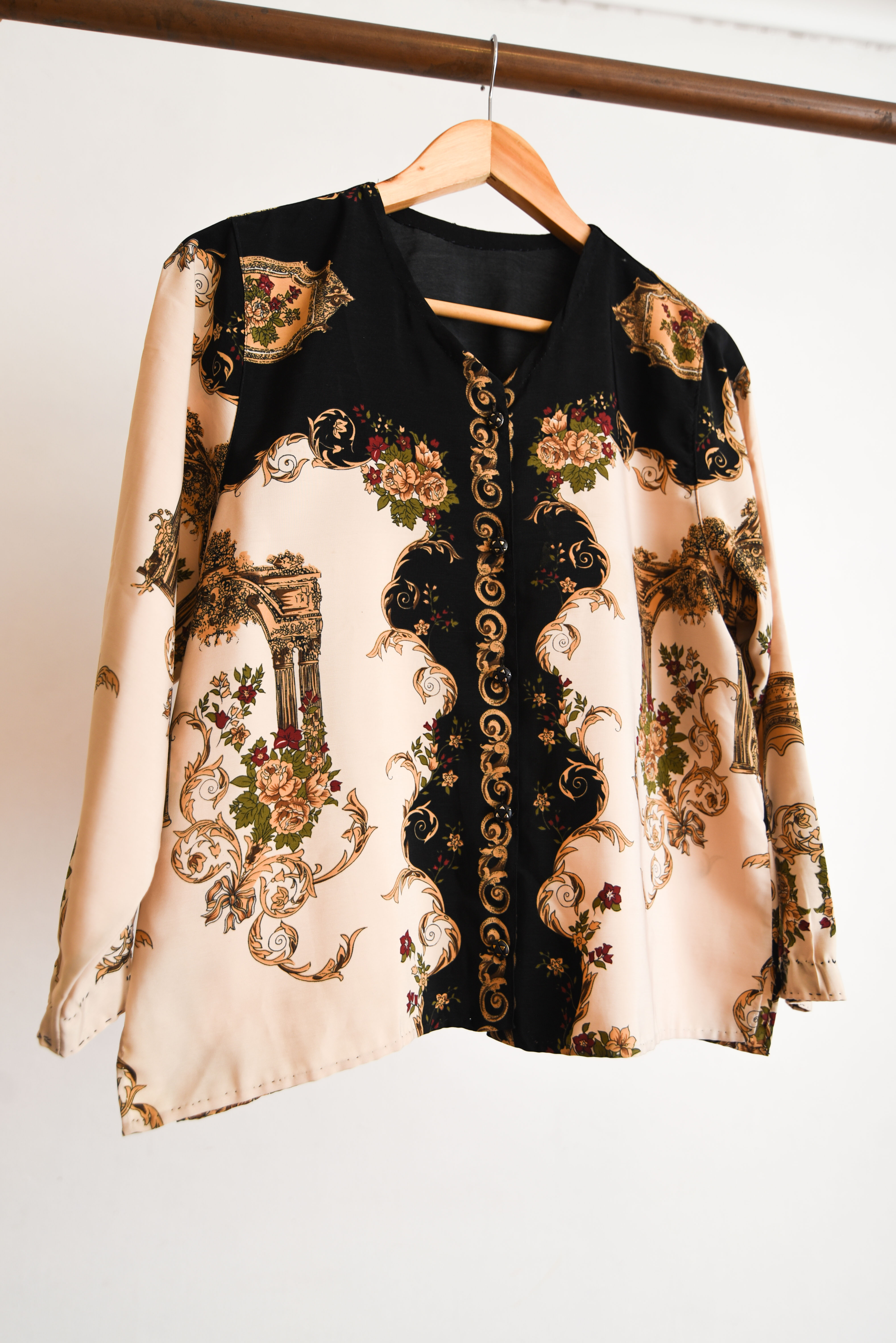 Blusa bicolor barroca vntg