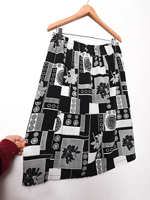 Falda b&w medallas vntg