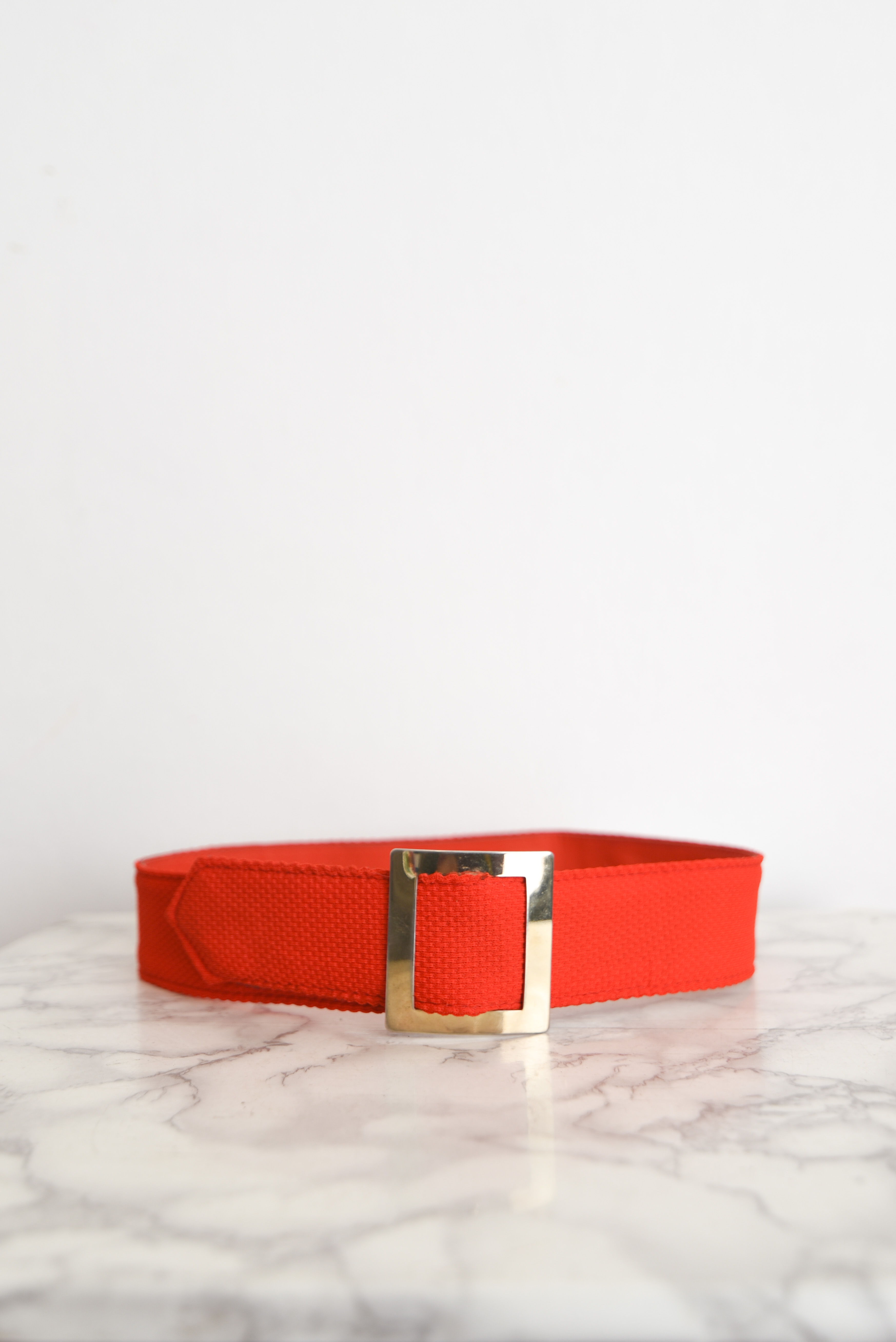 Cinturón 70s rojo y dorado