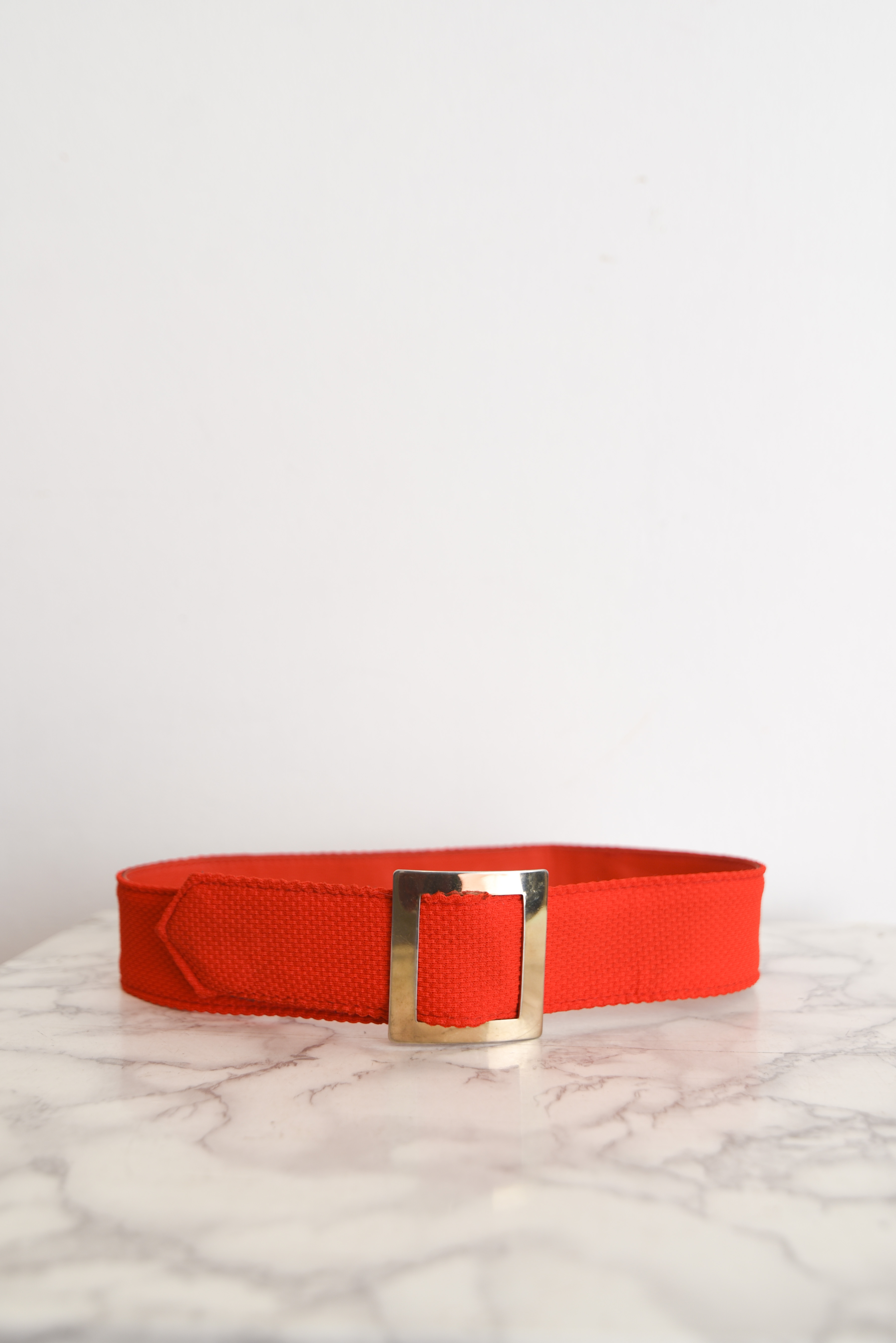 Cinturón 70s rojo y dorado