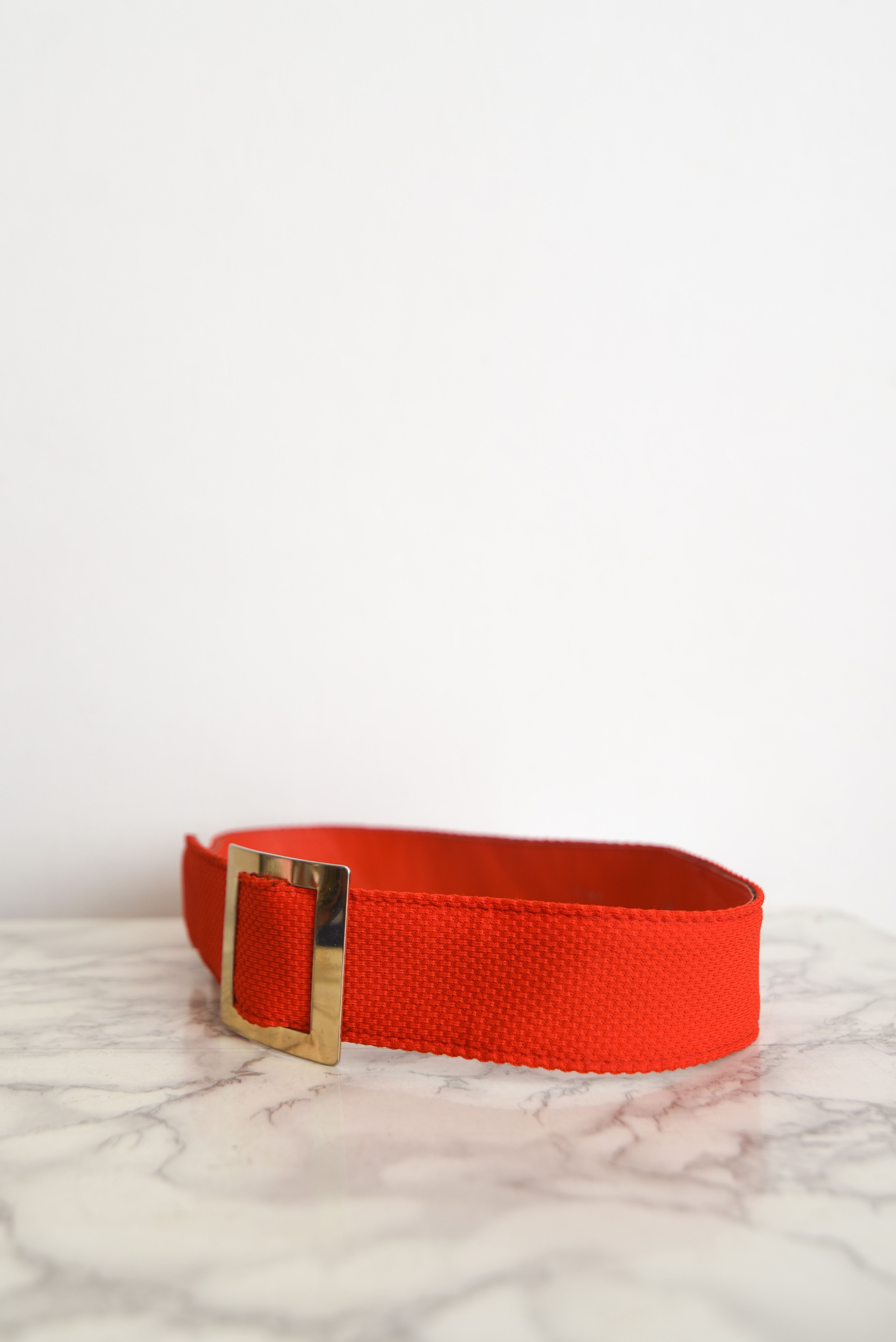 Cinturón 70s rojo y dorado