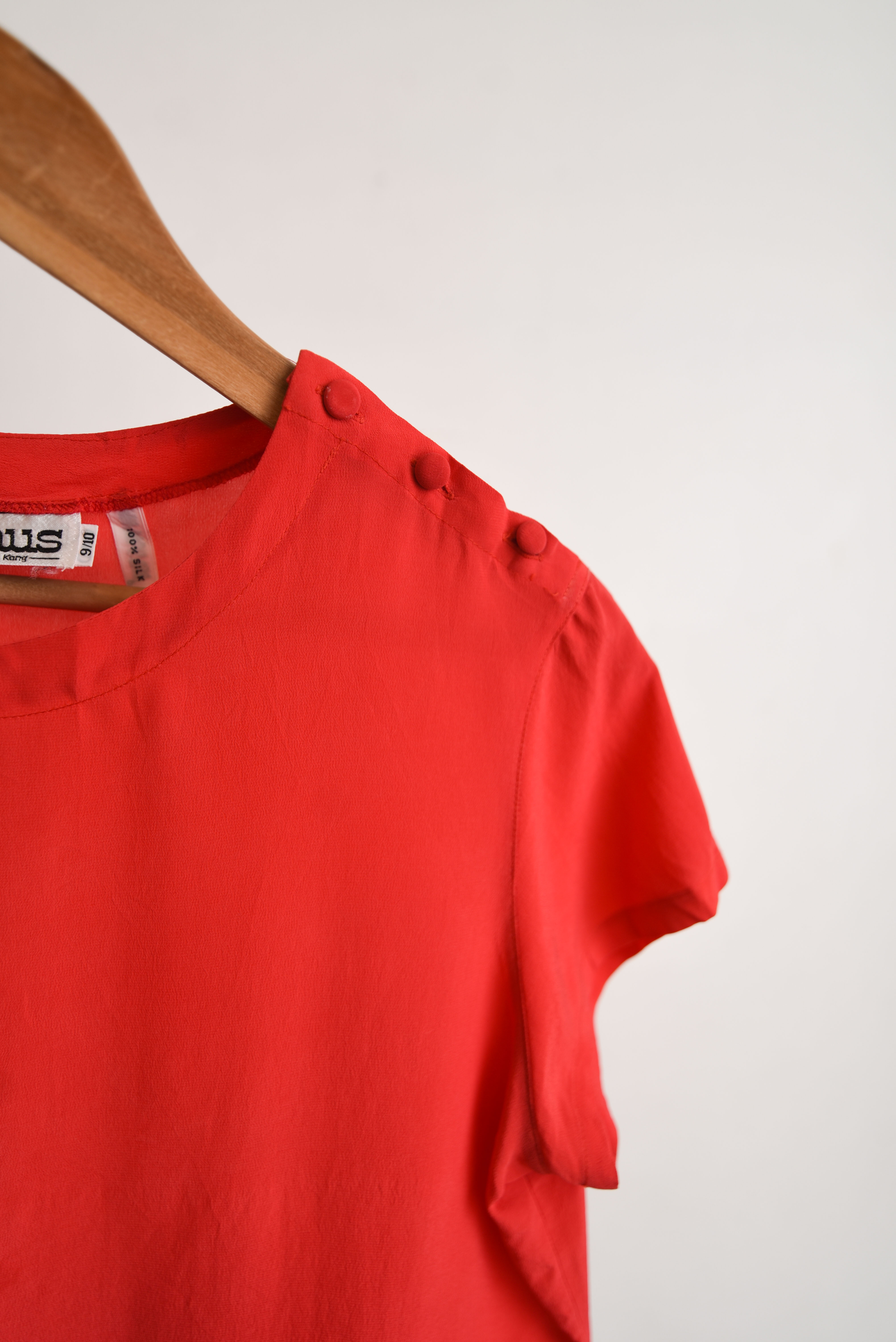 Blusa seda roja botones