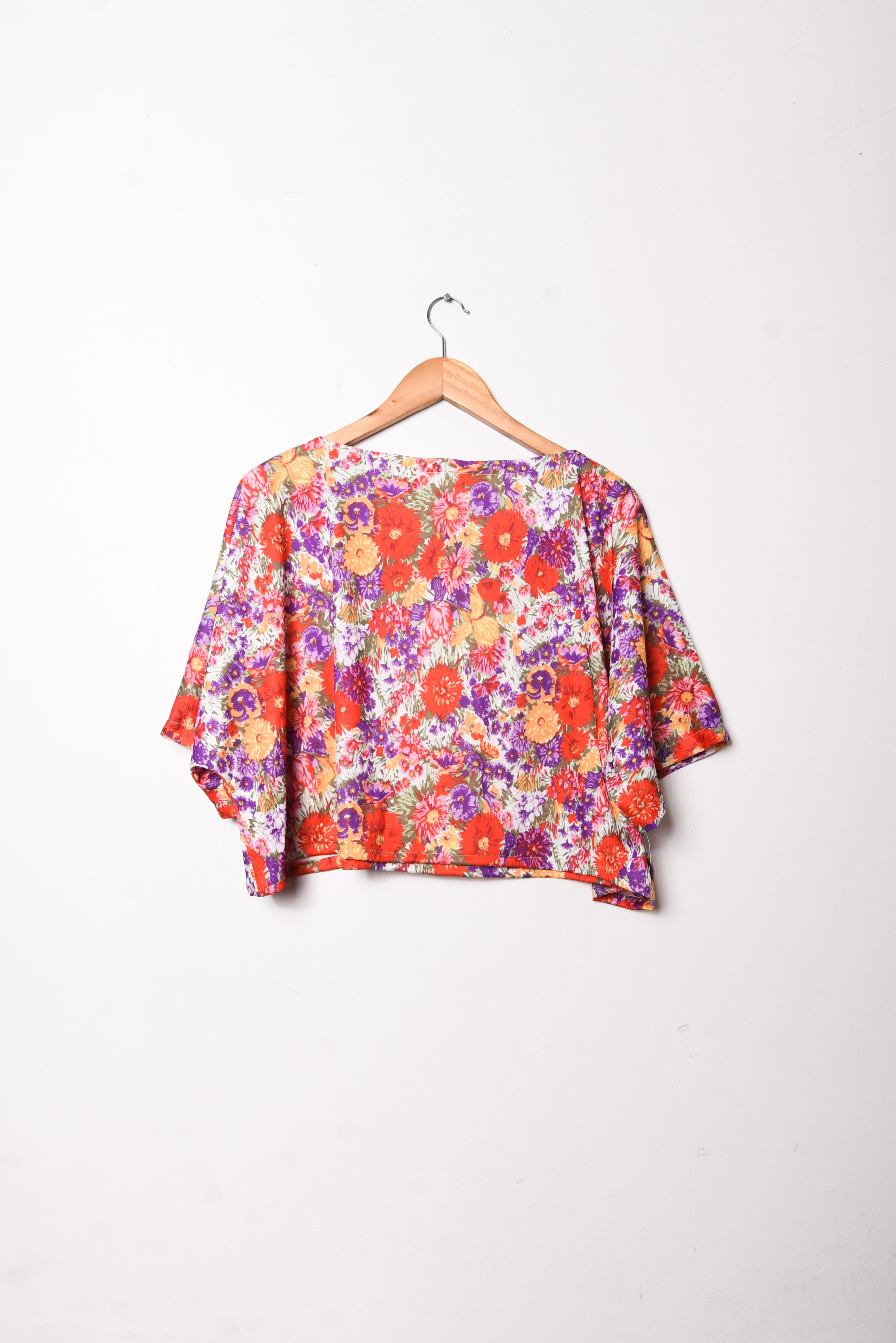 Blusa crop floral 80s