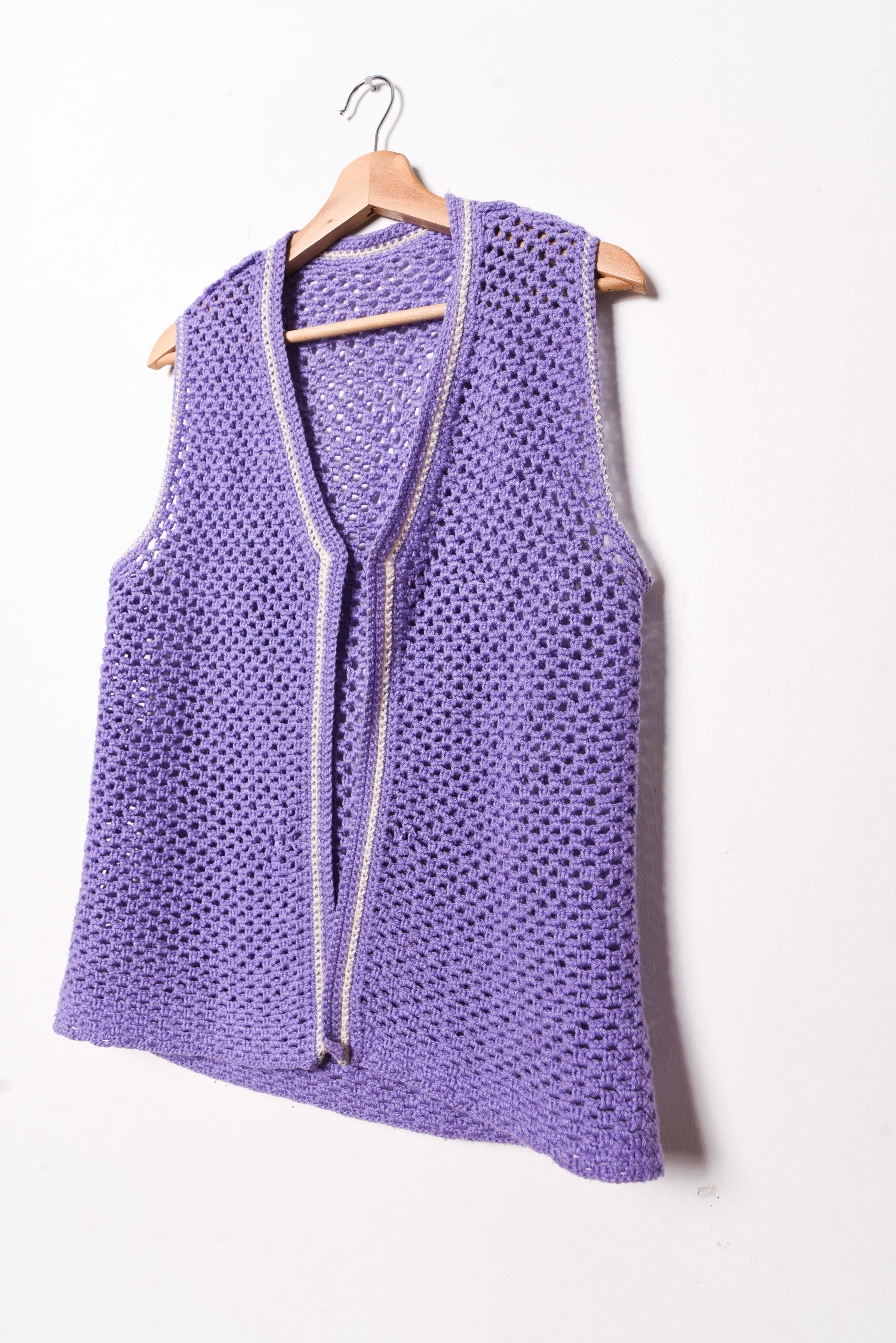 Sweater vest tejido lila