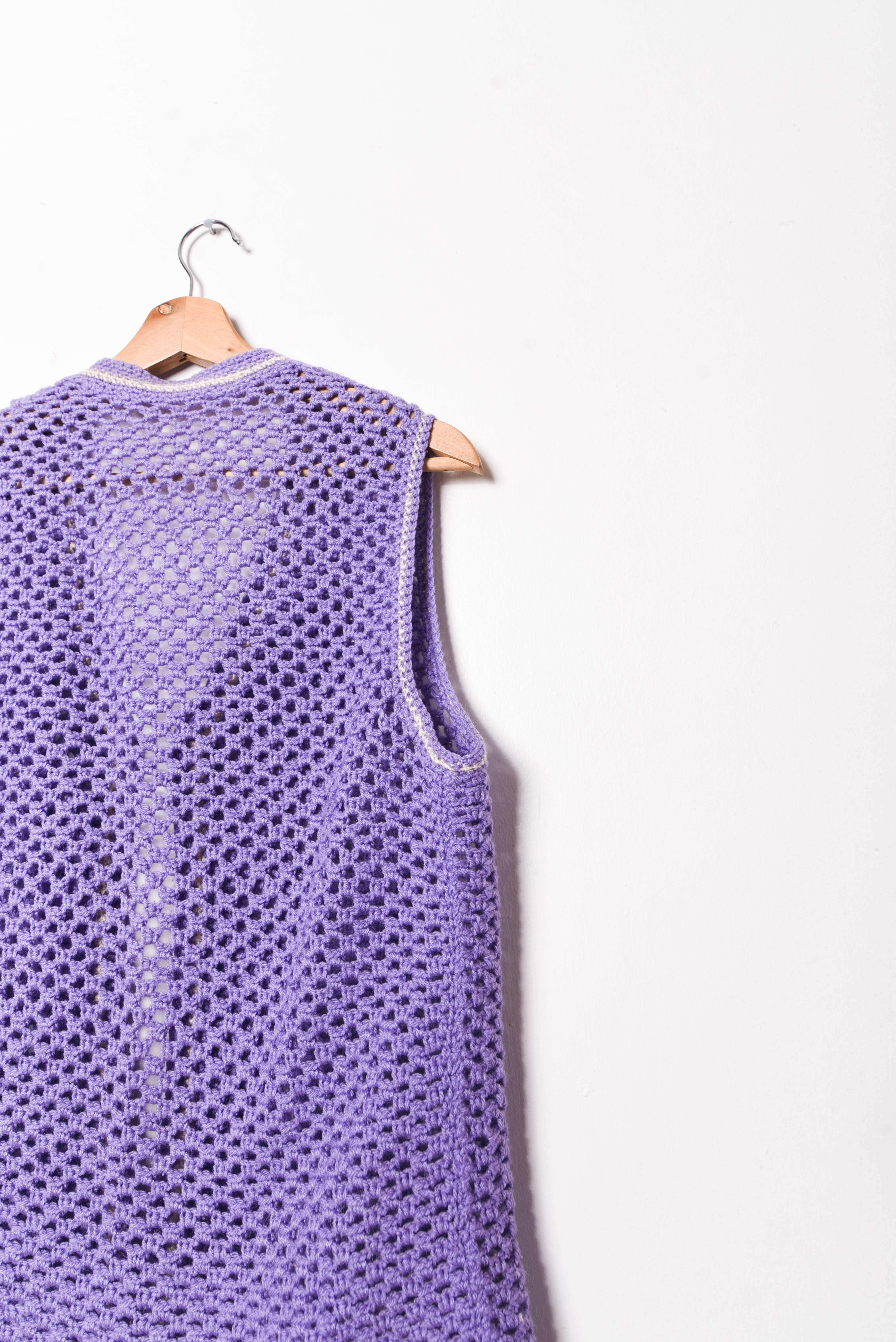 Sweater vest tejido lila