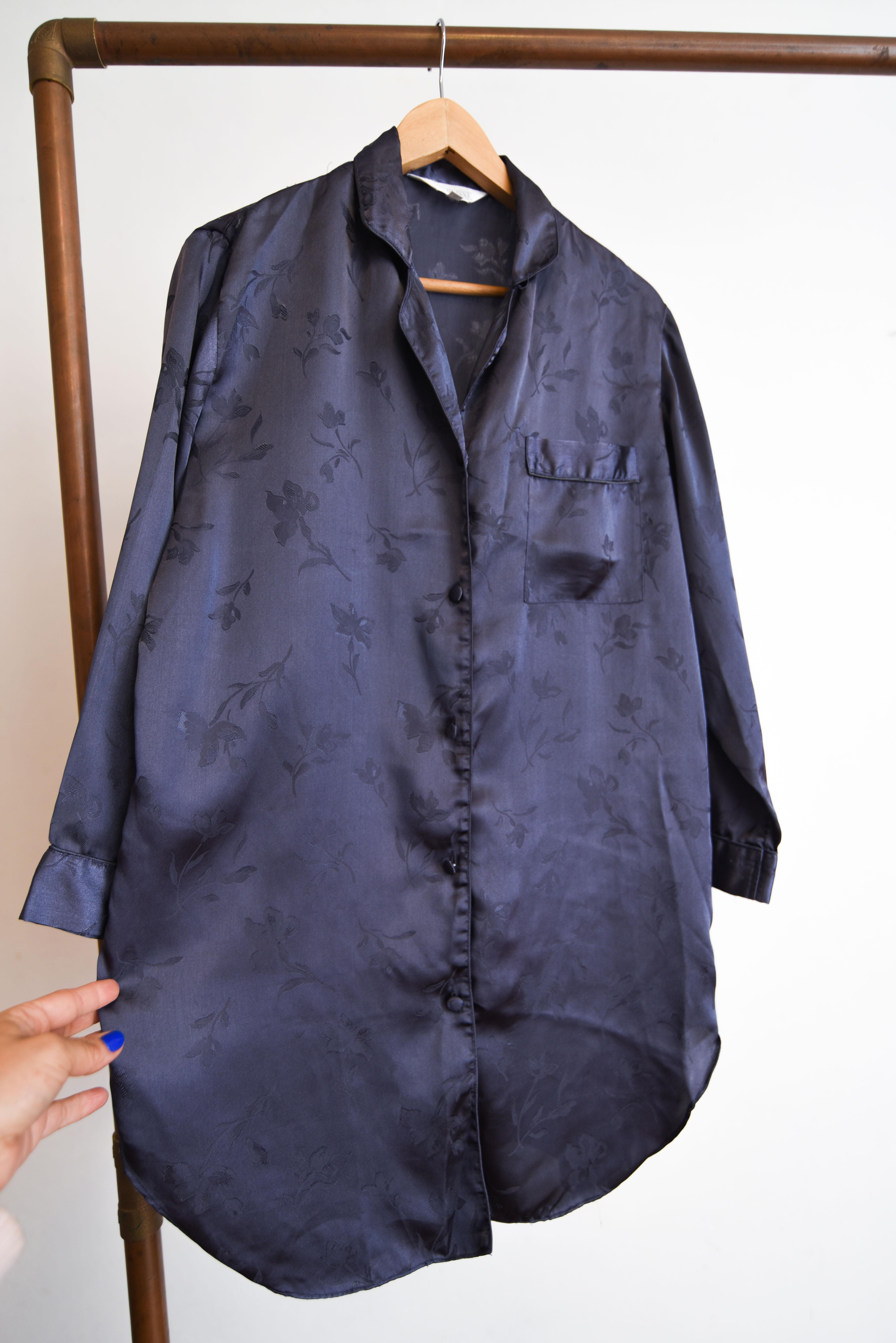 Blusa lencera satín azul piedra