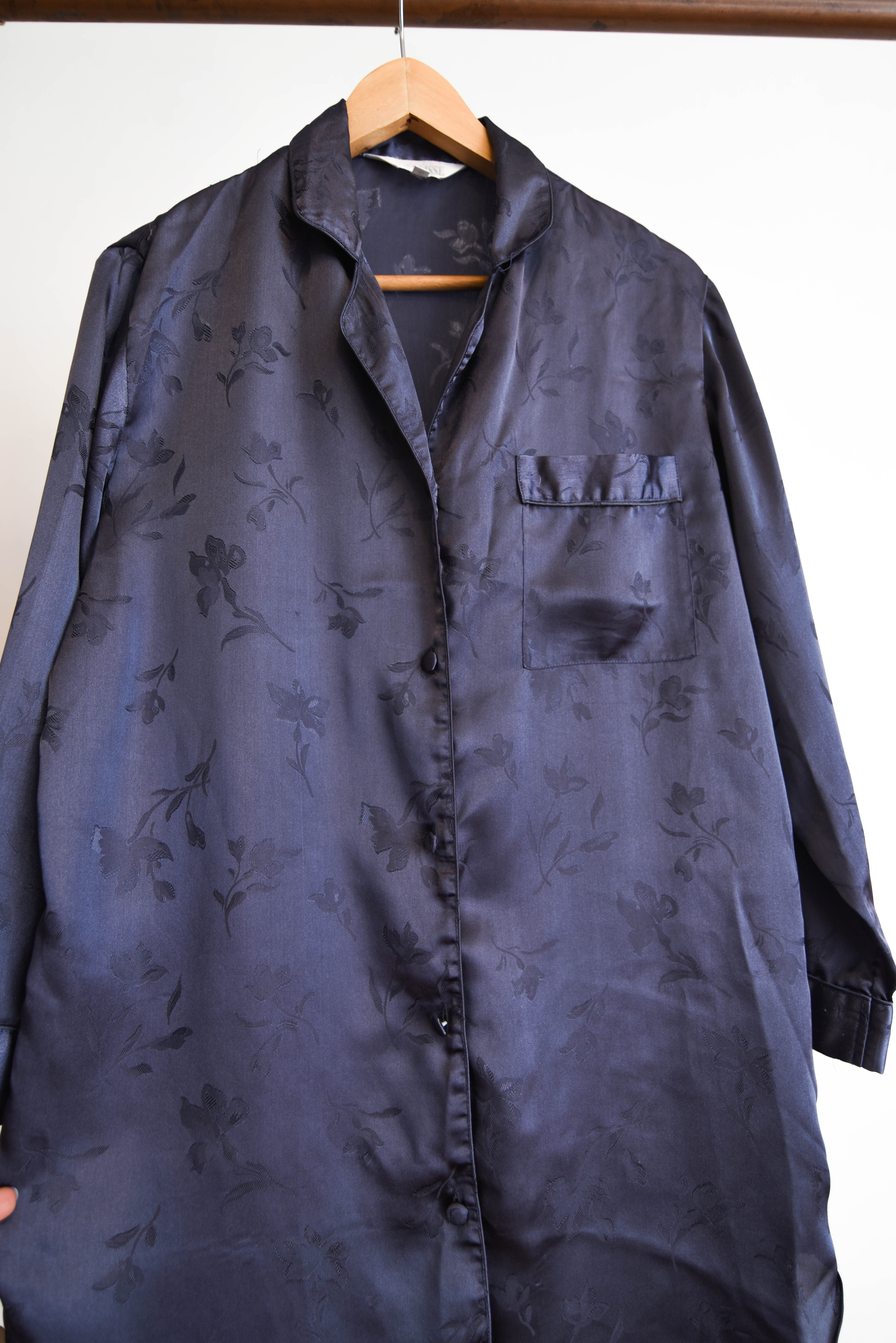 Blusa lencera satín azul piedra