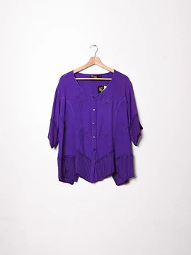 Blusa morada bordada