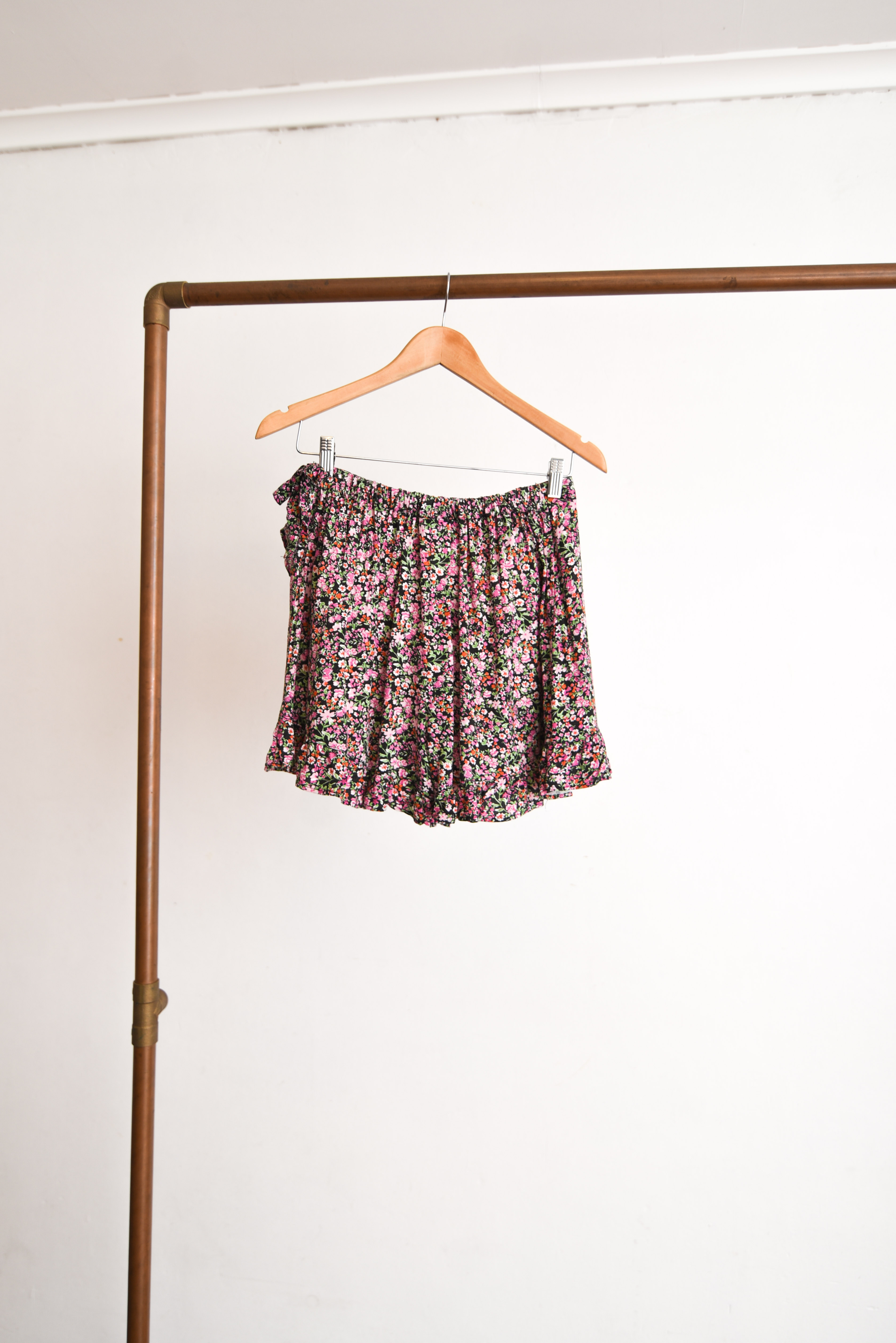 Short floral lazito