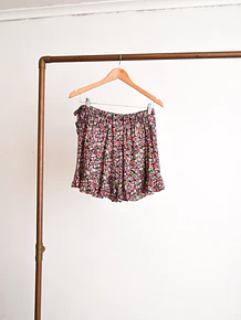 Short floral lazito