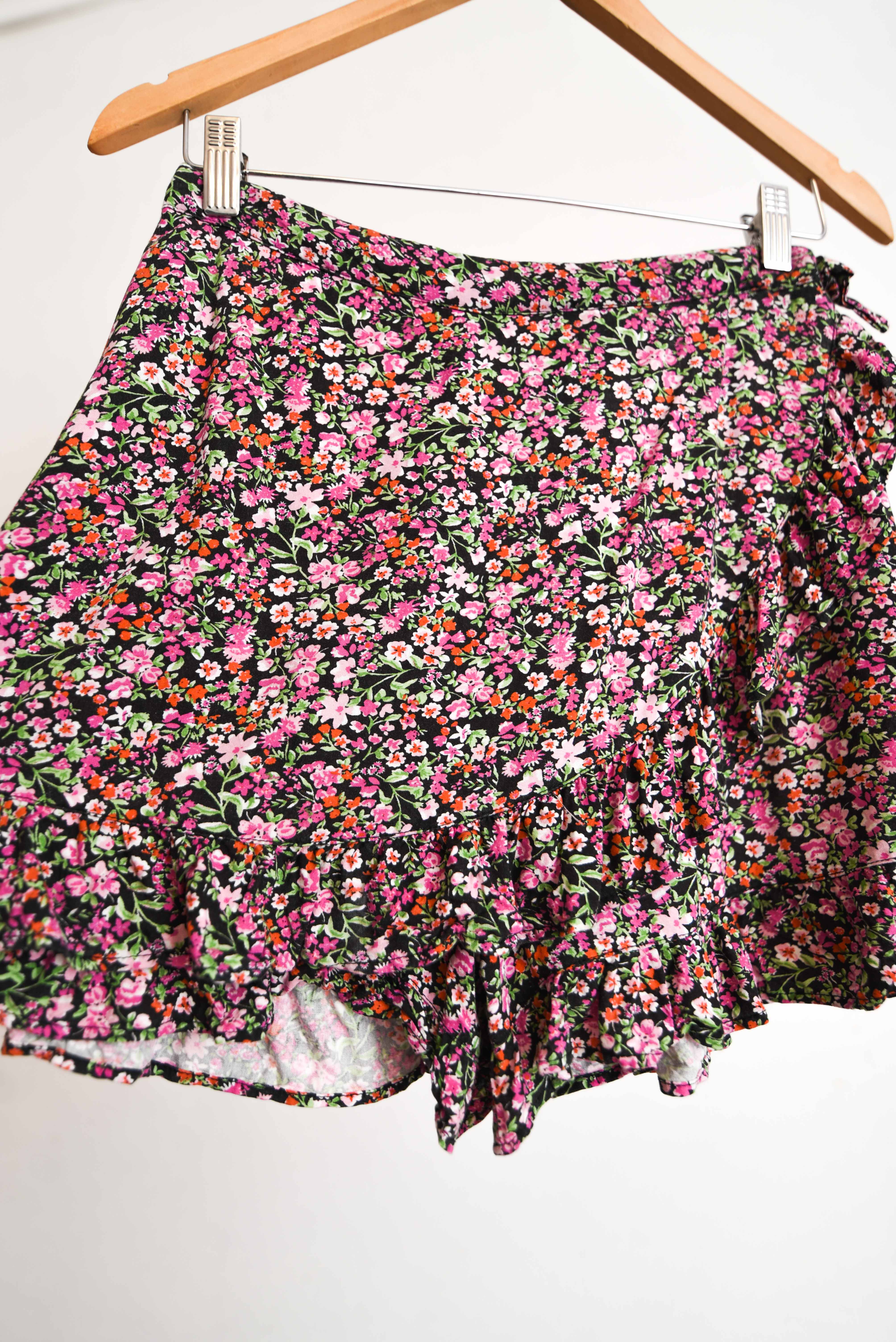 Short floral lazito