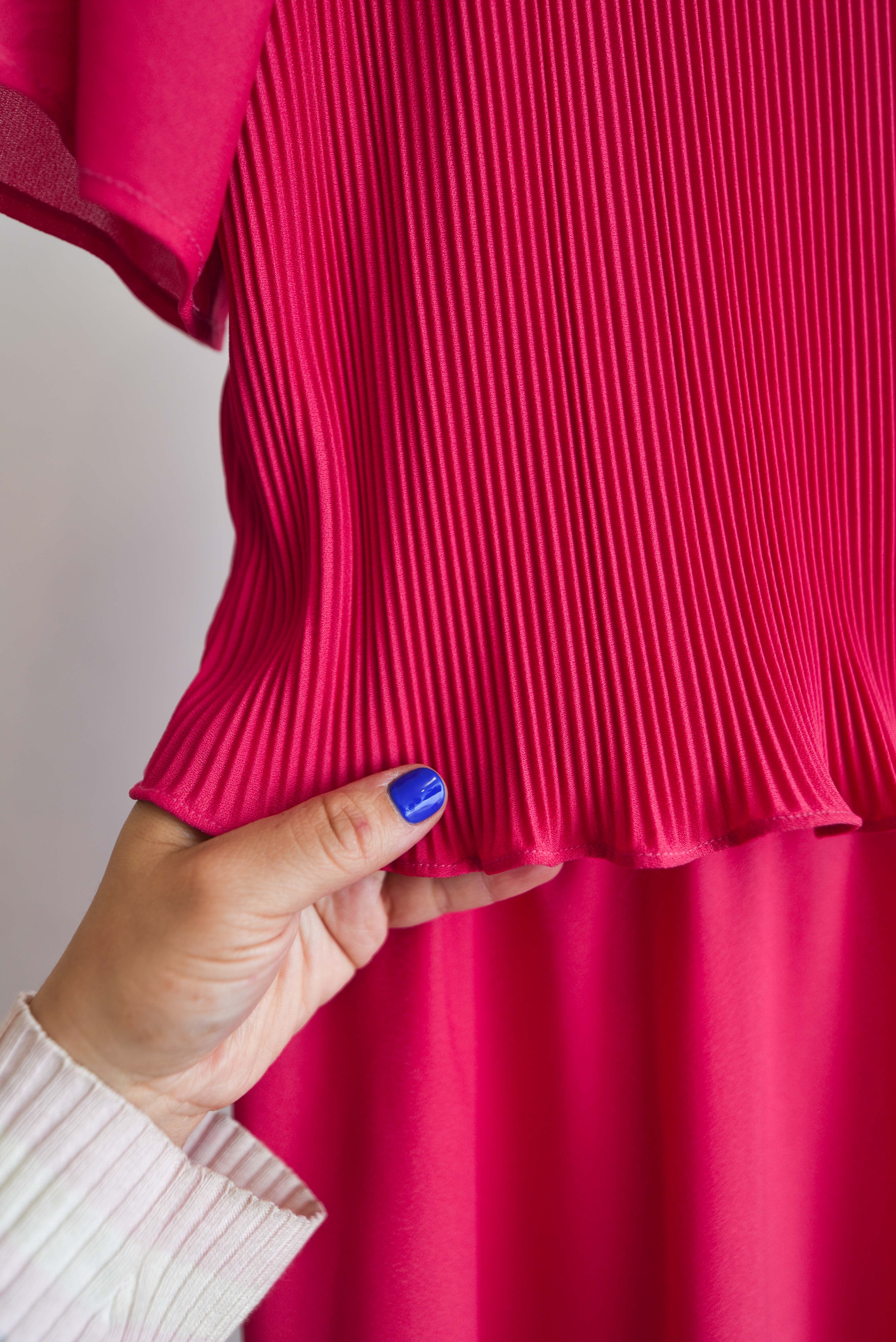Vestido magenta plisado 80s