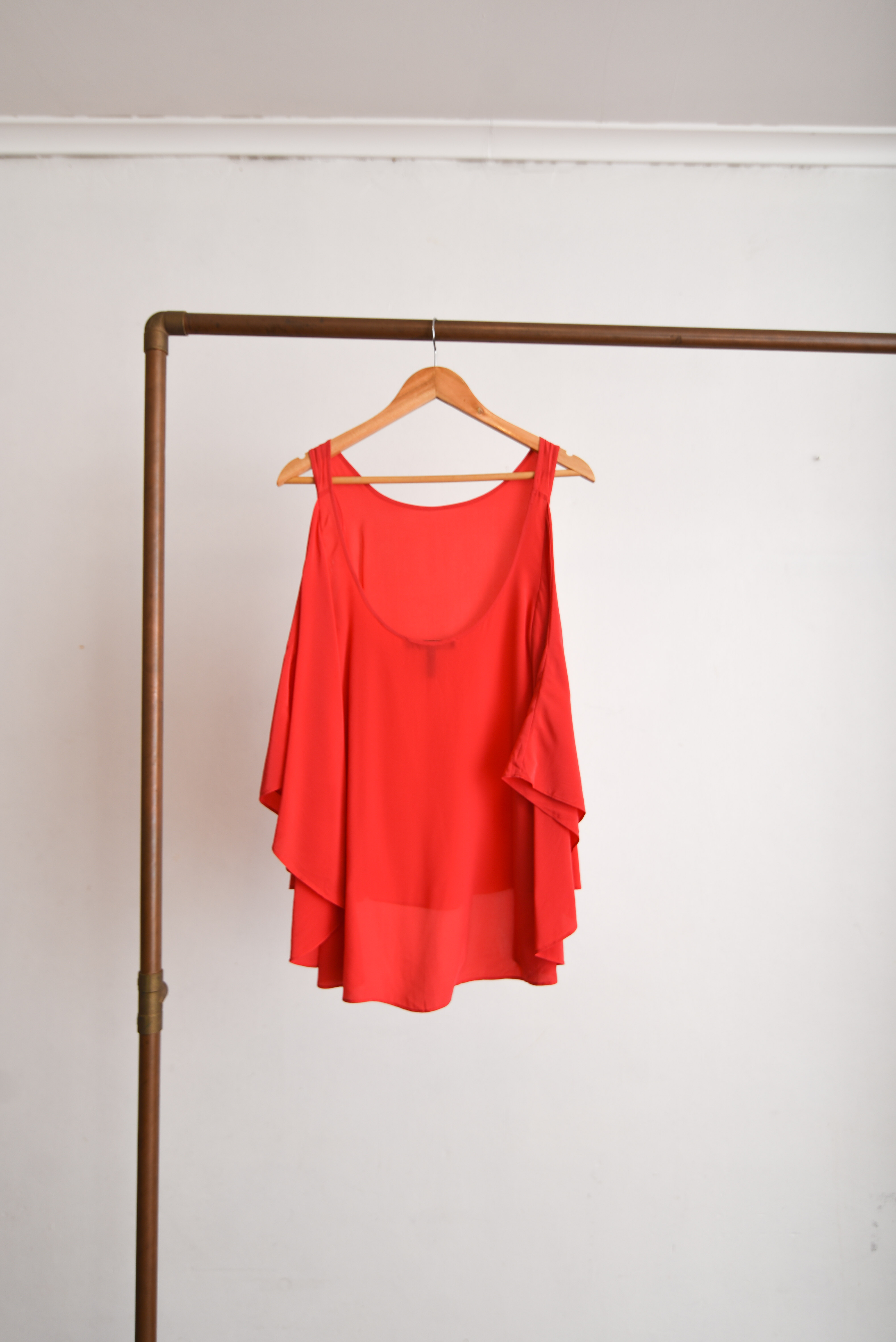 Blusa roja silk asimétrica