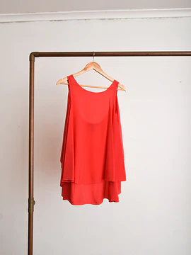 Blusa roja silk asimétrica