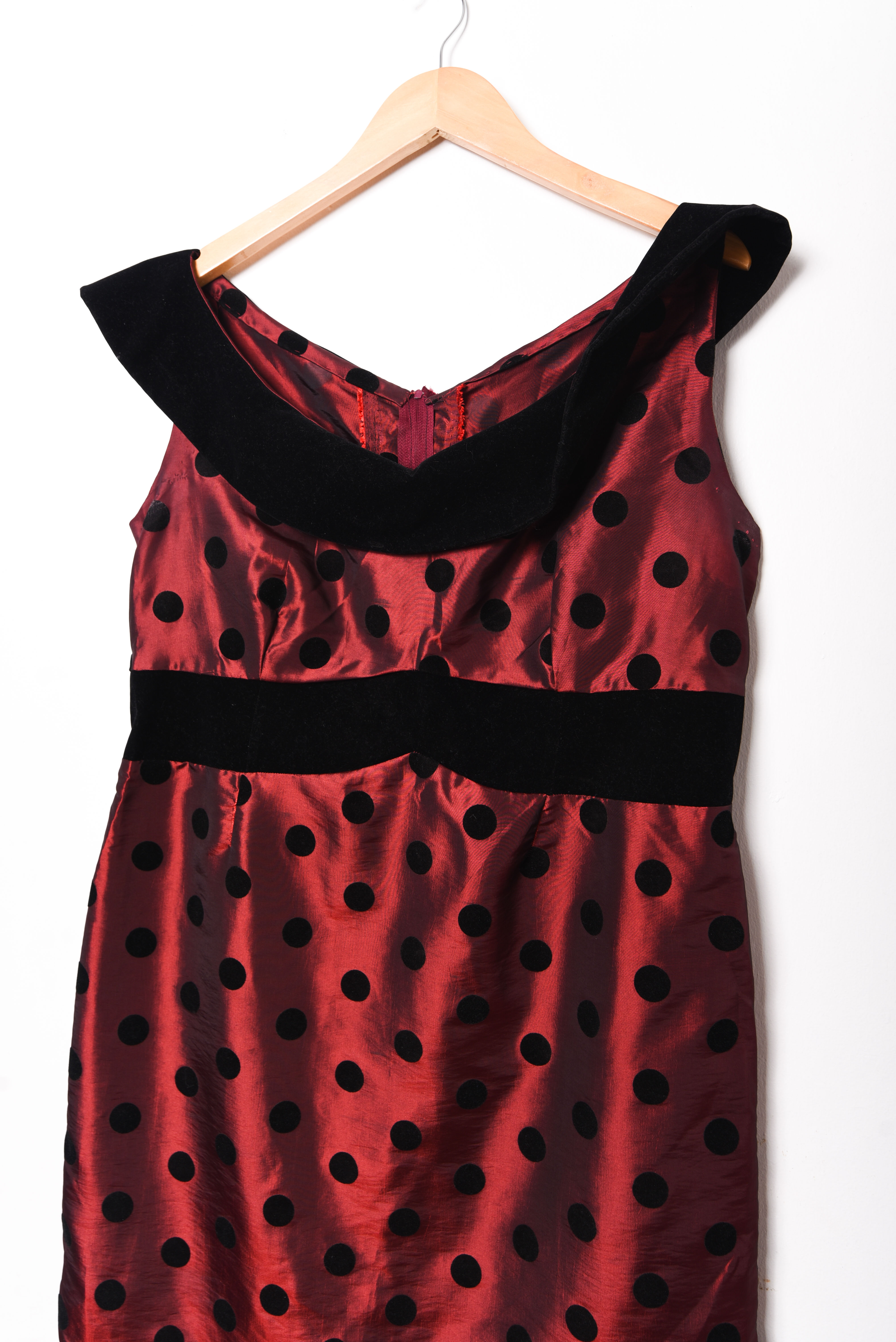 Vestido burdeo velvet lunares