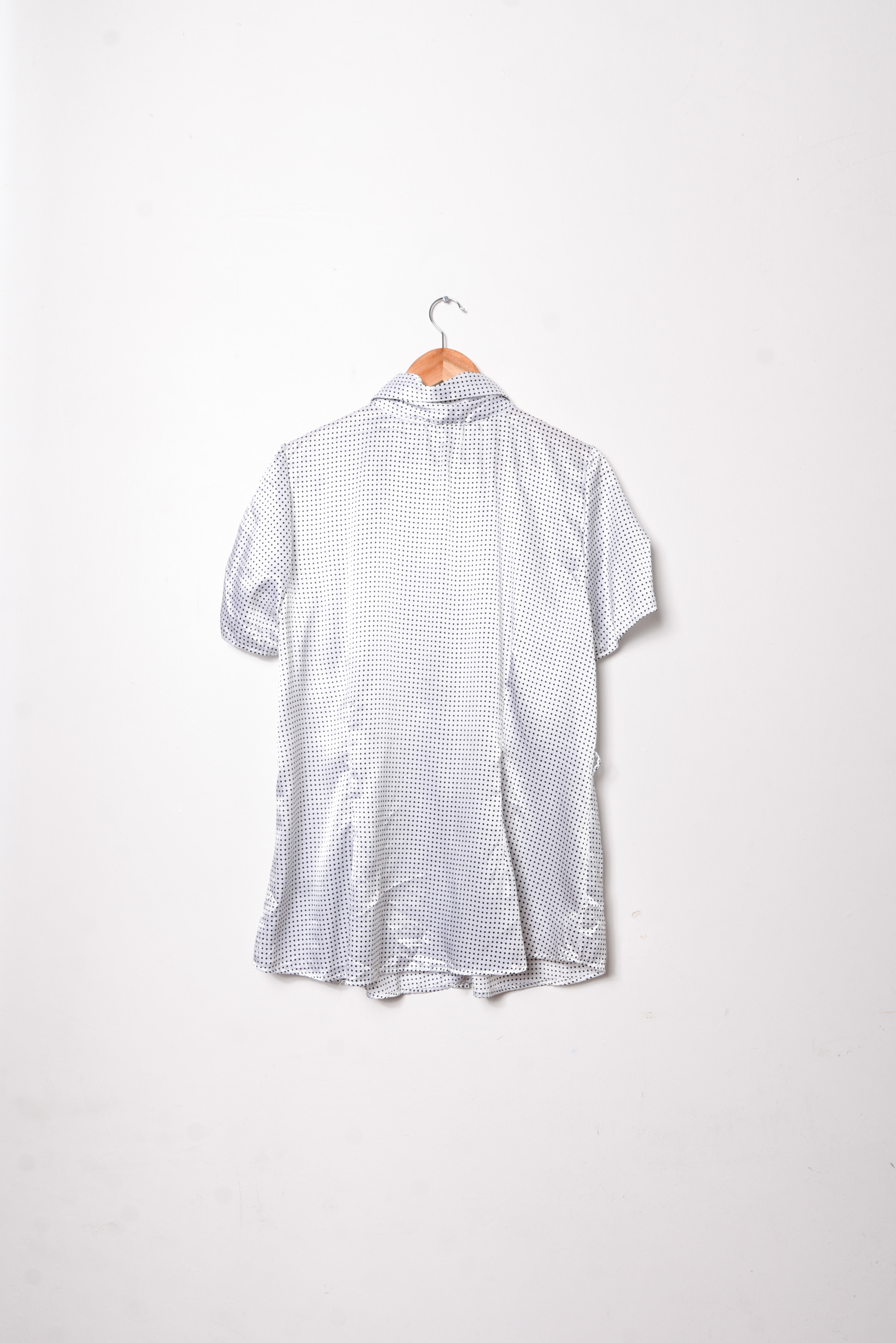 Blusa satín lunares