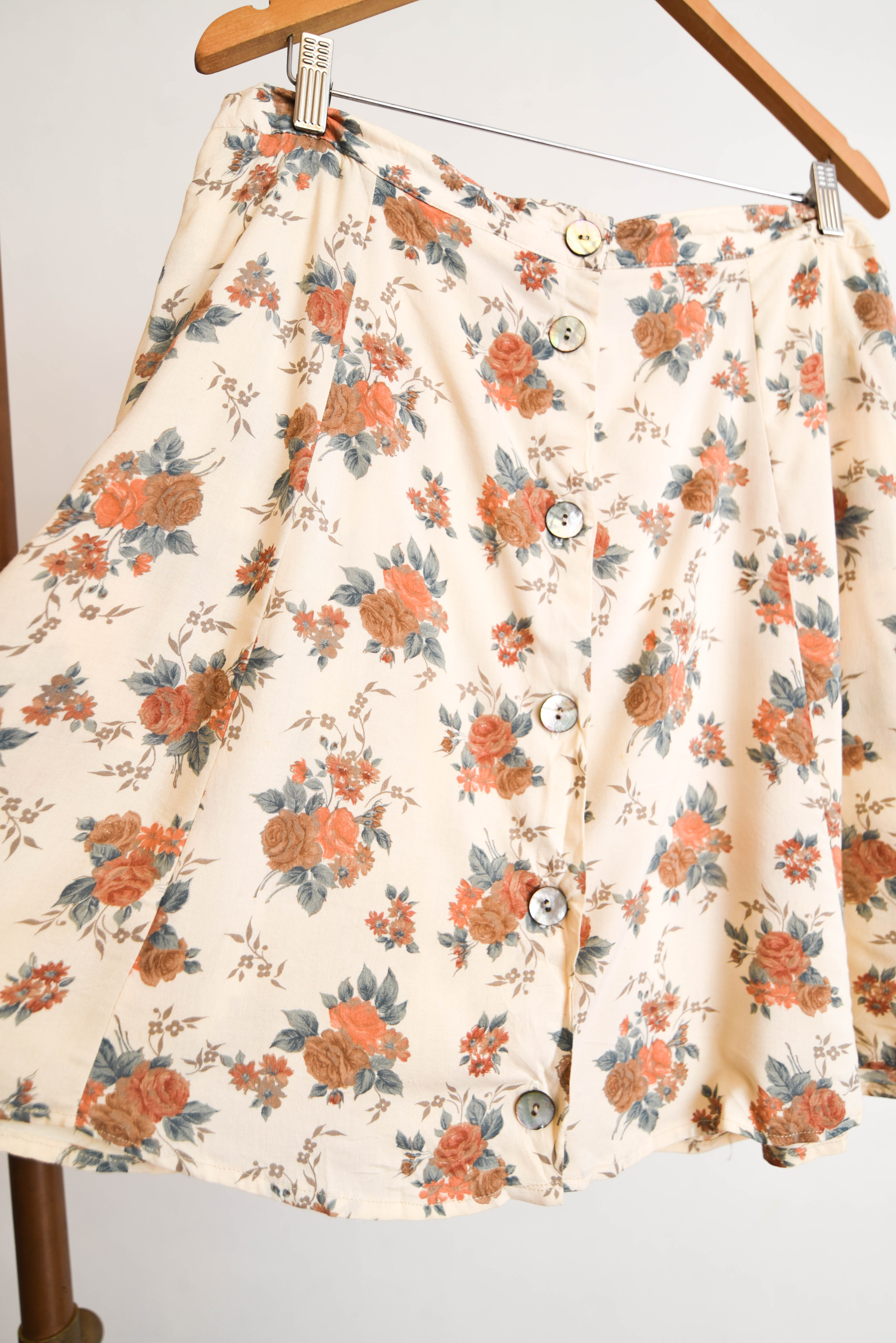 Falda floral 90s botones